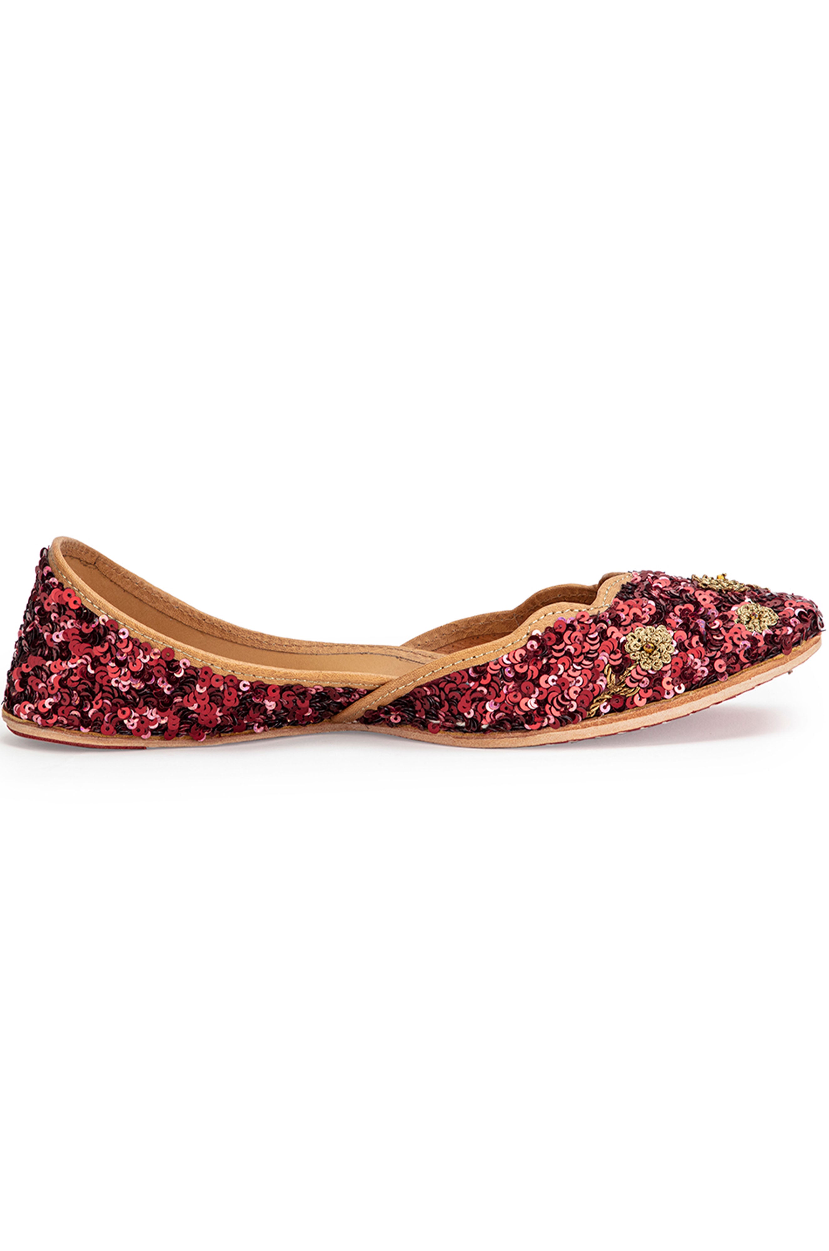 Shaivi Maroon (Jutti)