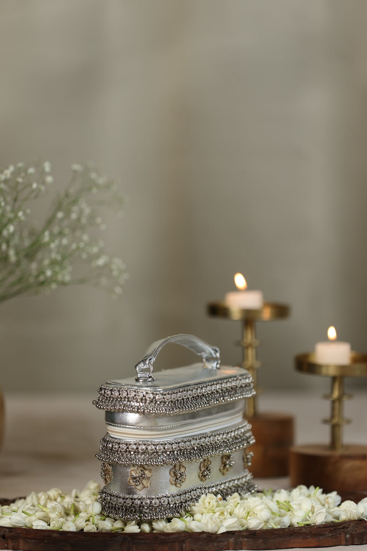Nivara Silver Clutch image 4