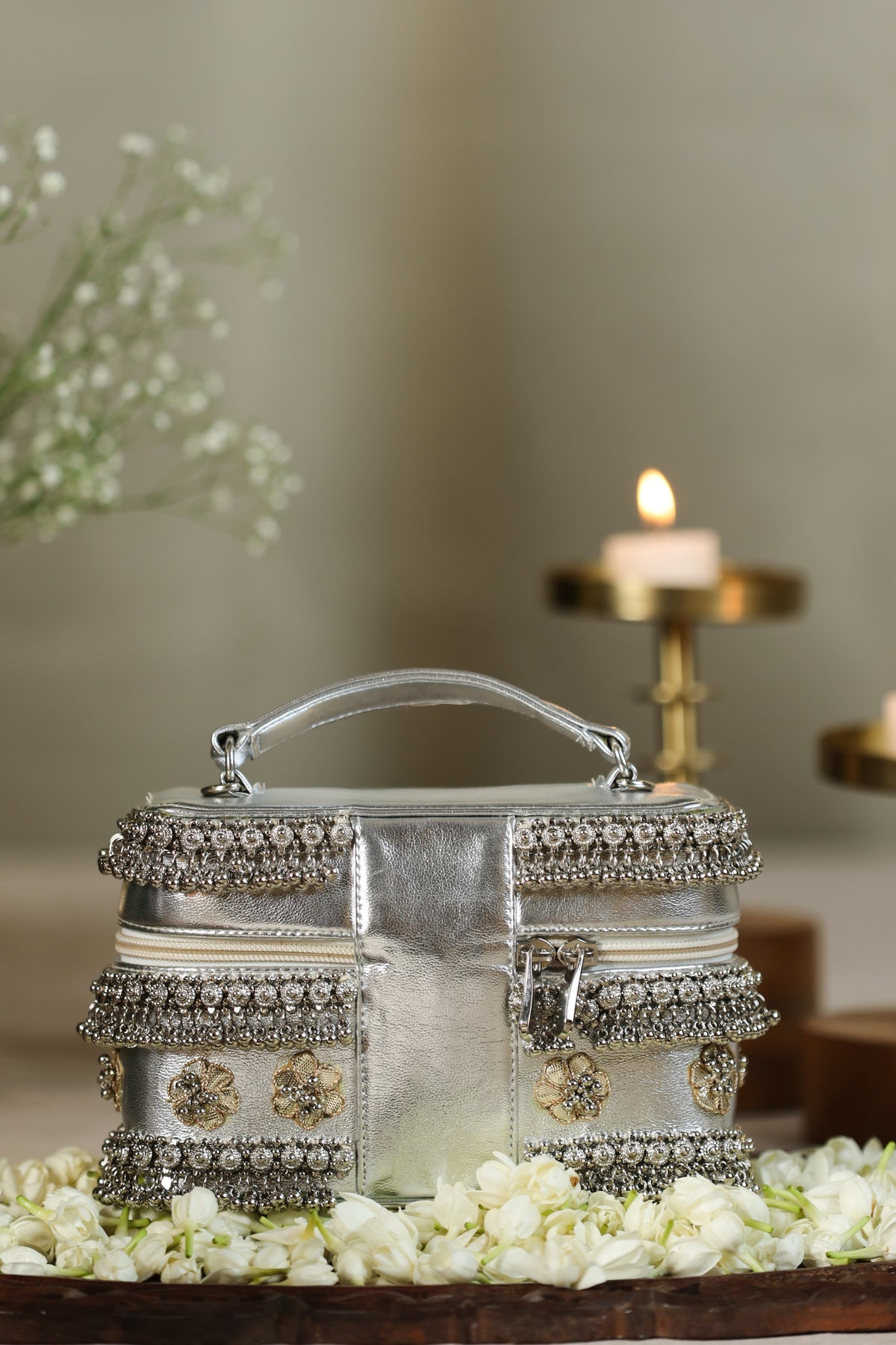 Nivara Silver Clutch image 5