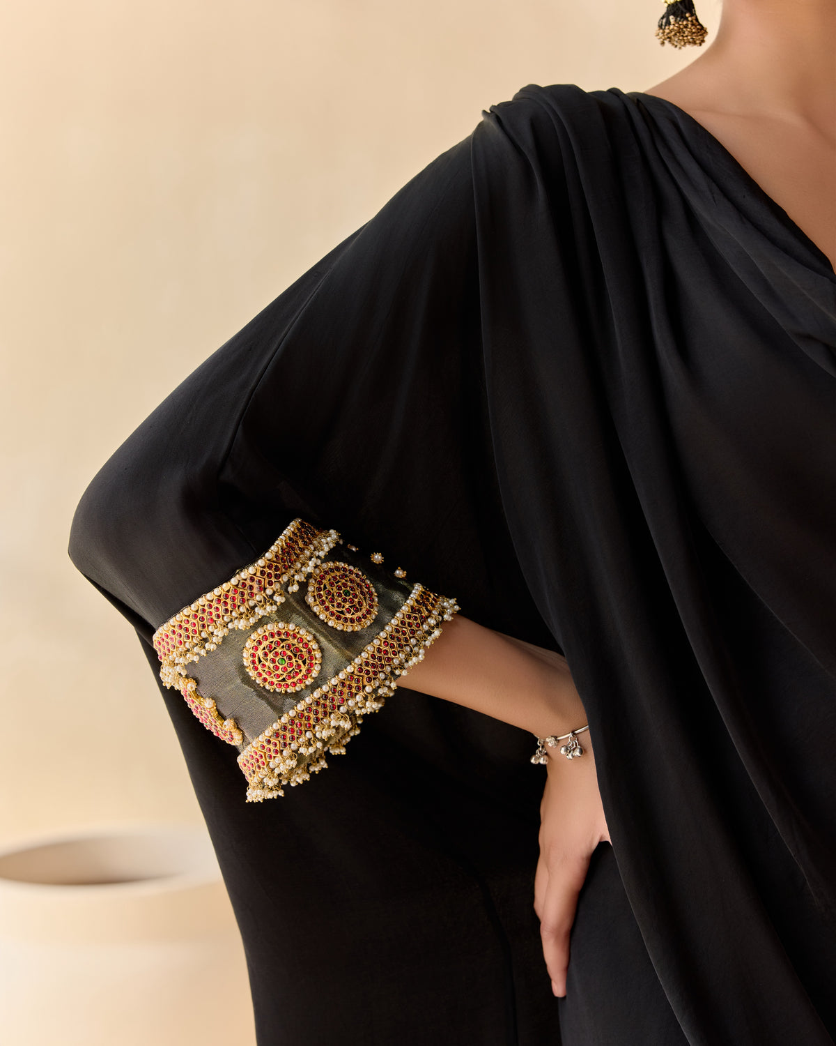 siyahra kaftan set - detail view 5