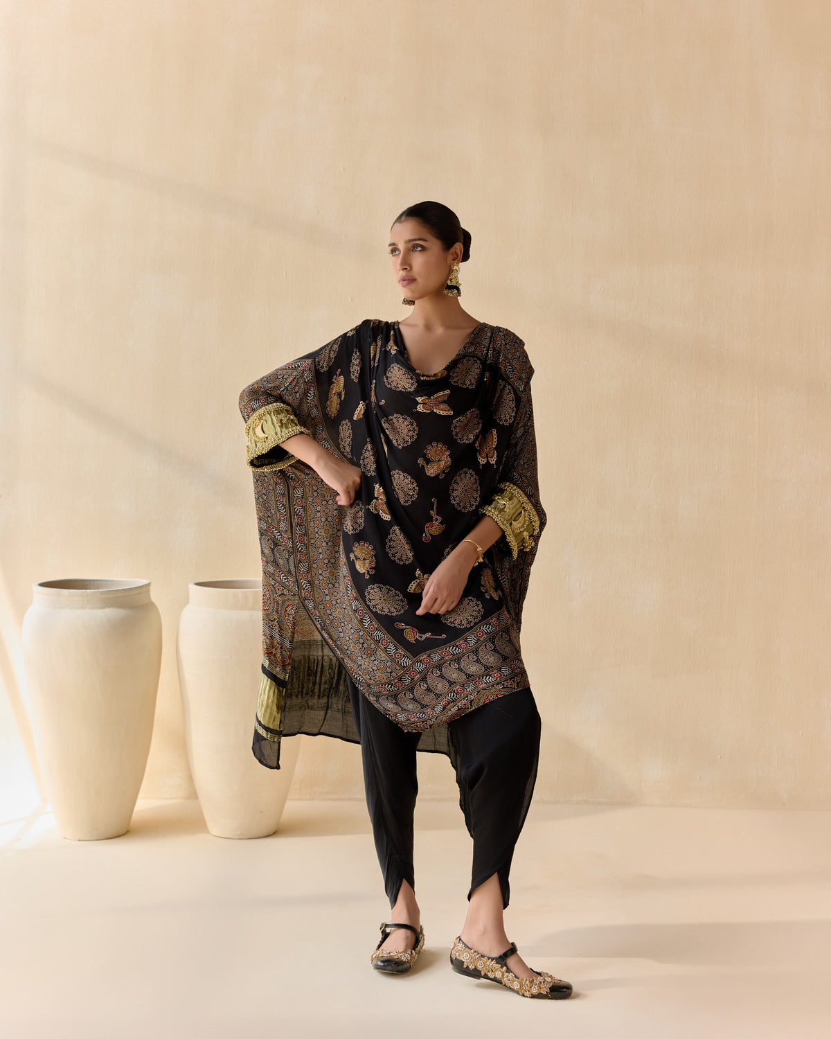 kashmira kaftan set - detail view 3