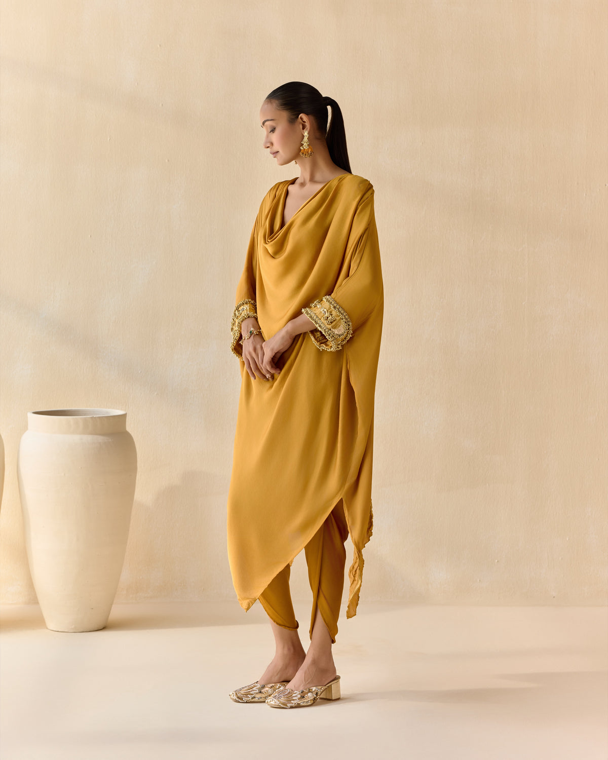 kanaklata kaftan set - side view
