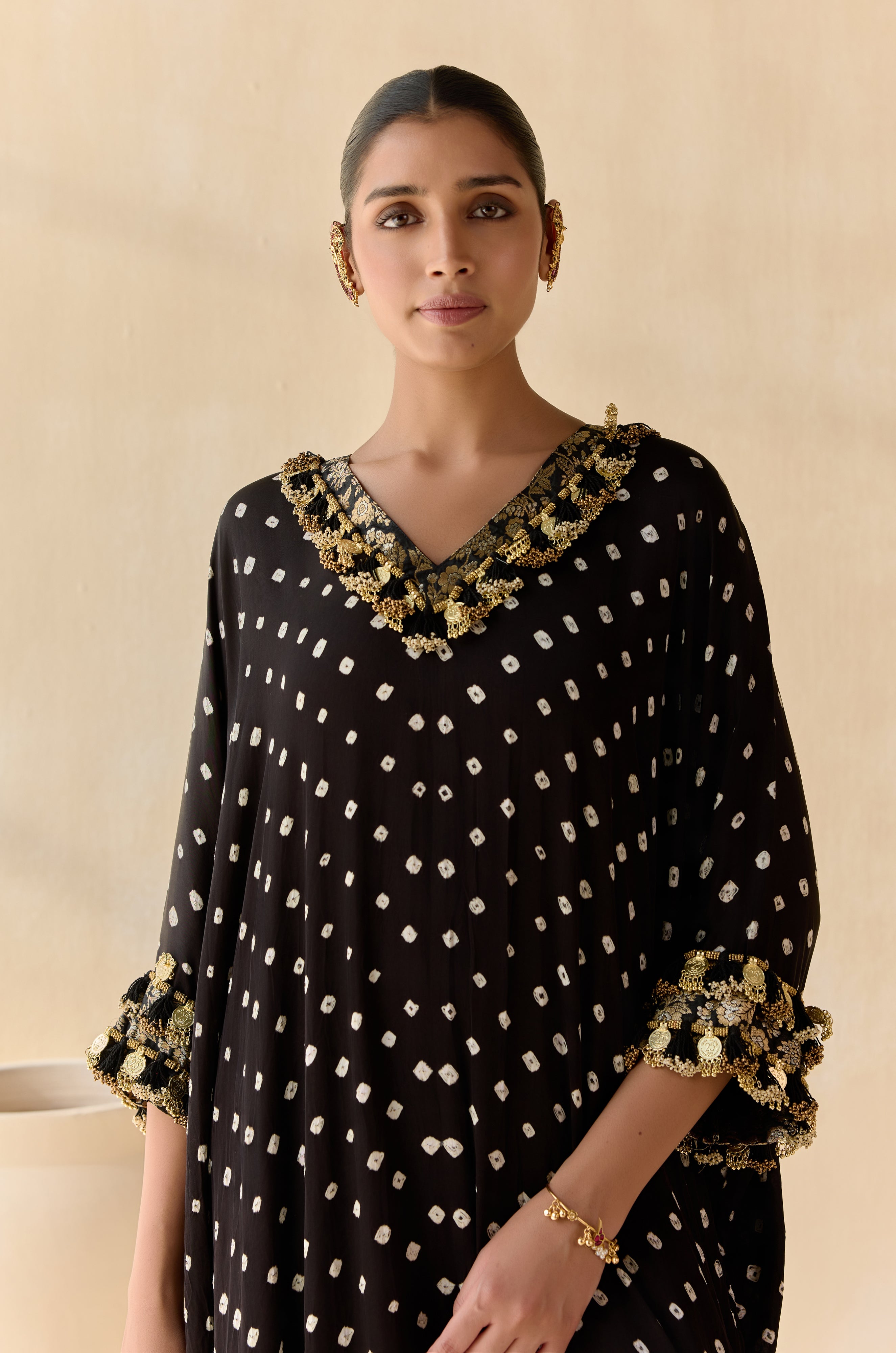 Daksha - Black (Kaftan)