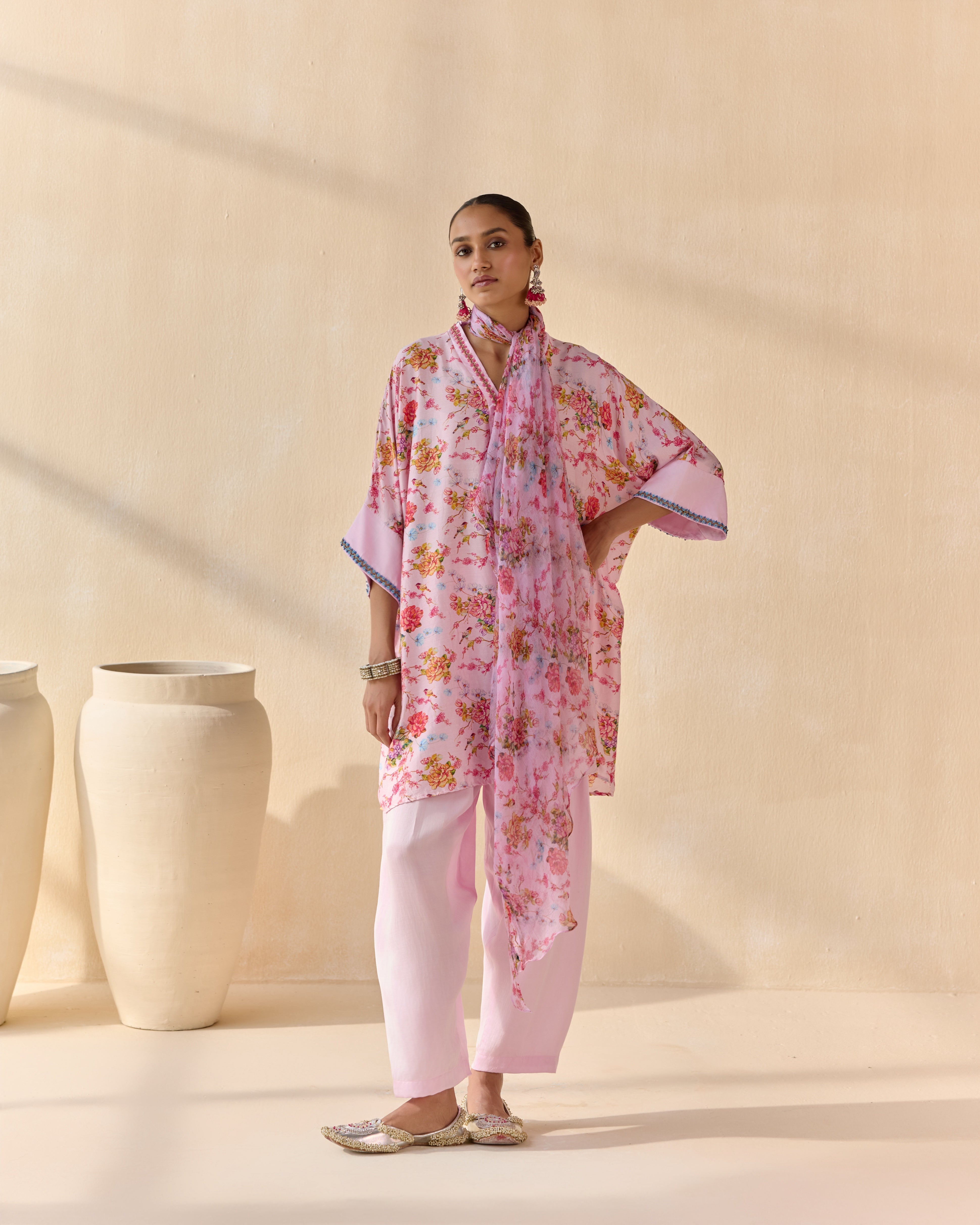 Phool Noor Kurta Set 8 - 135000.jpg