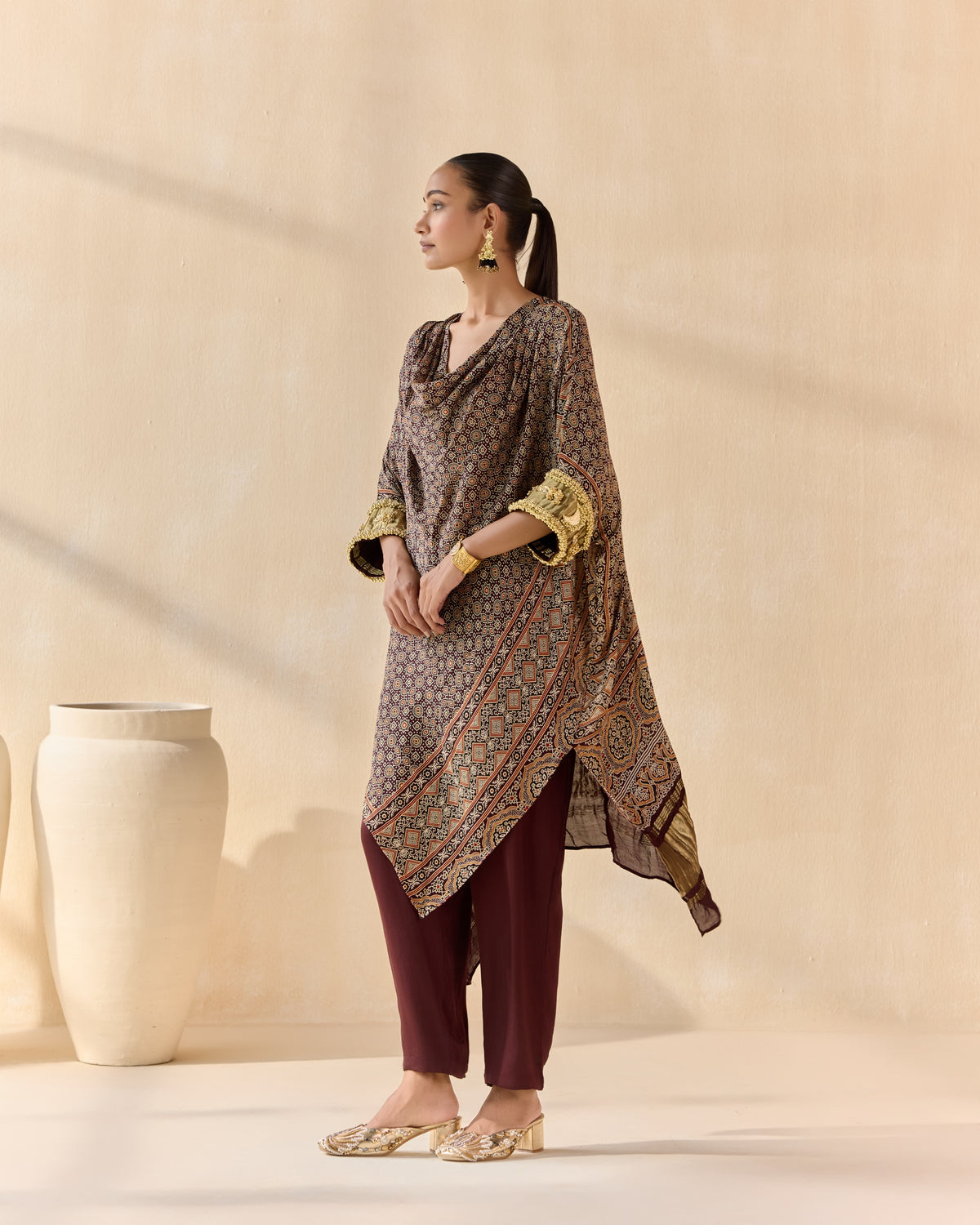 dastoori kaftan set - side view