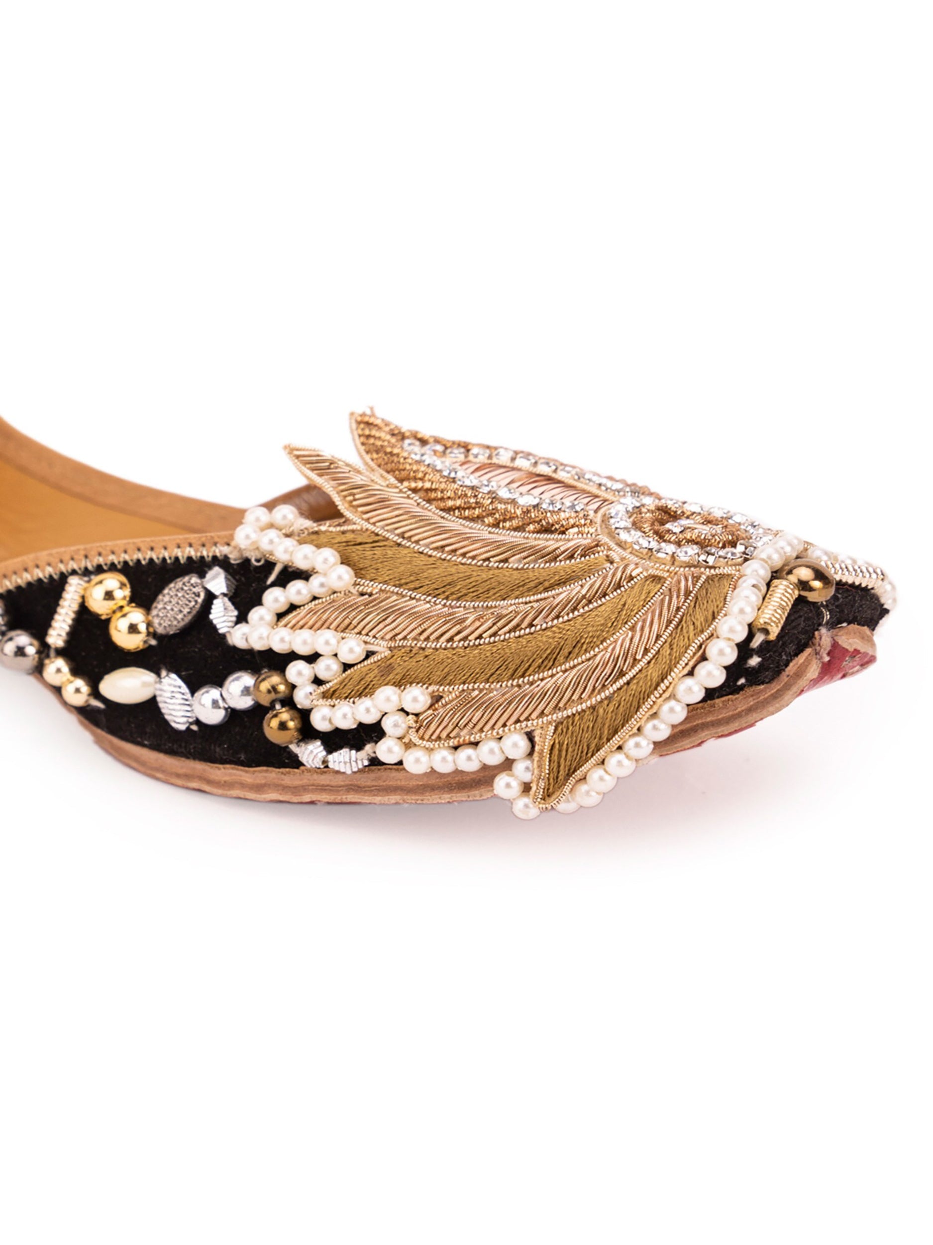 Gold Lotus Black (Jutti)