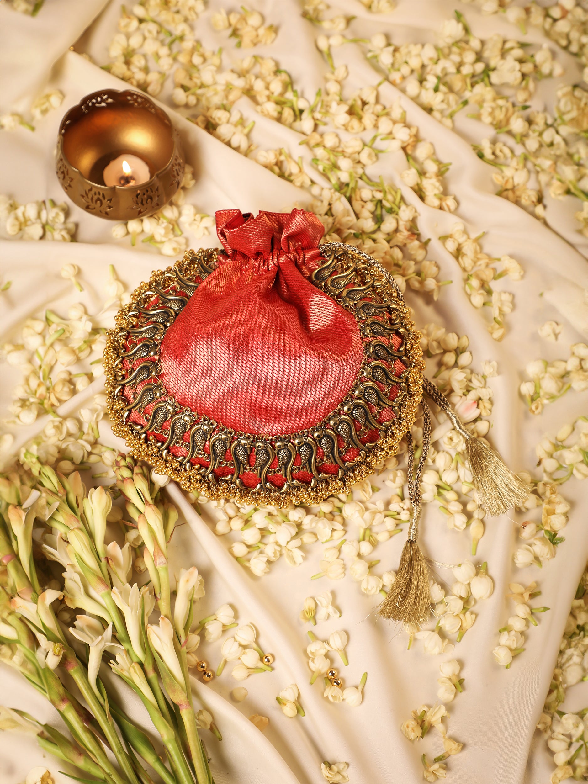 Leander Red (Potli)