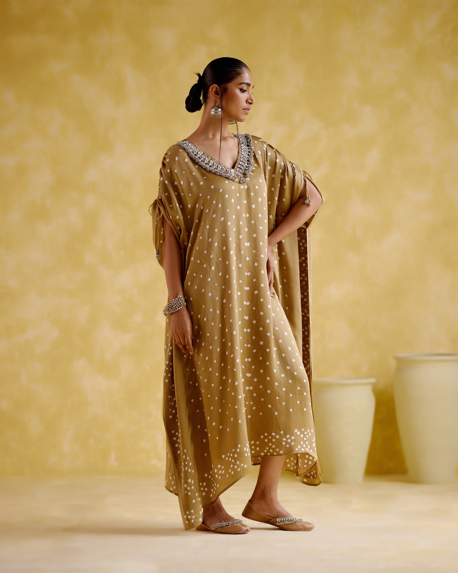 Dakshayani -Beige kaftan - 5elements