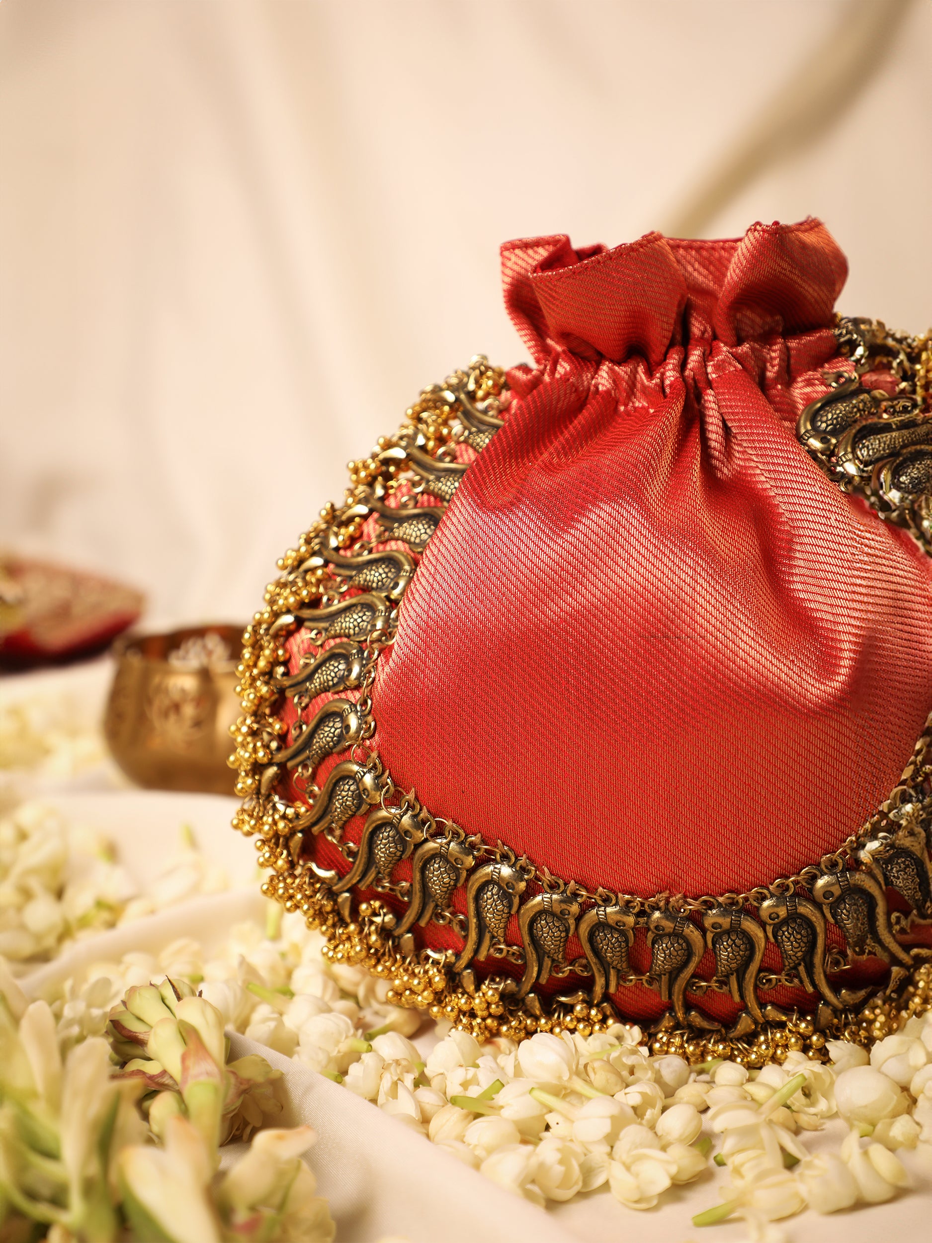 Leander Red (Potli)