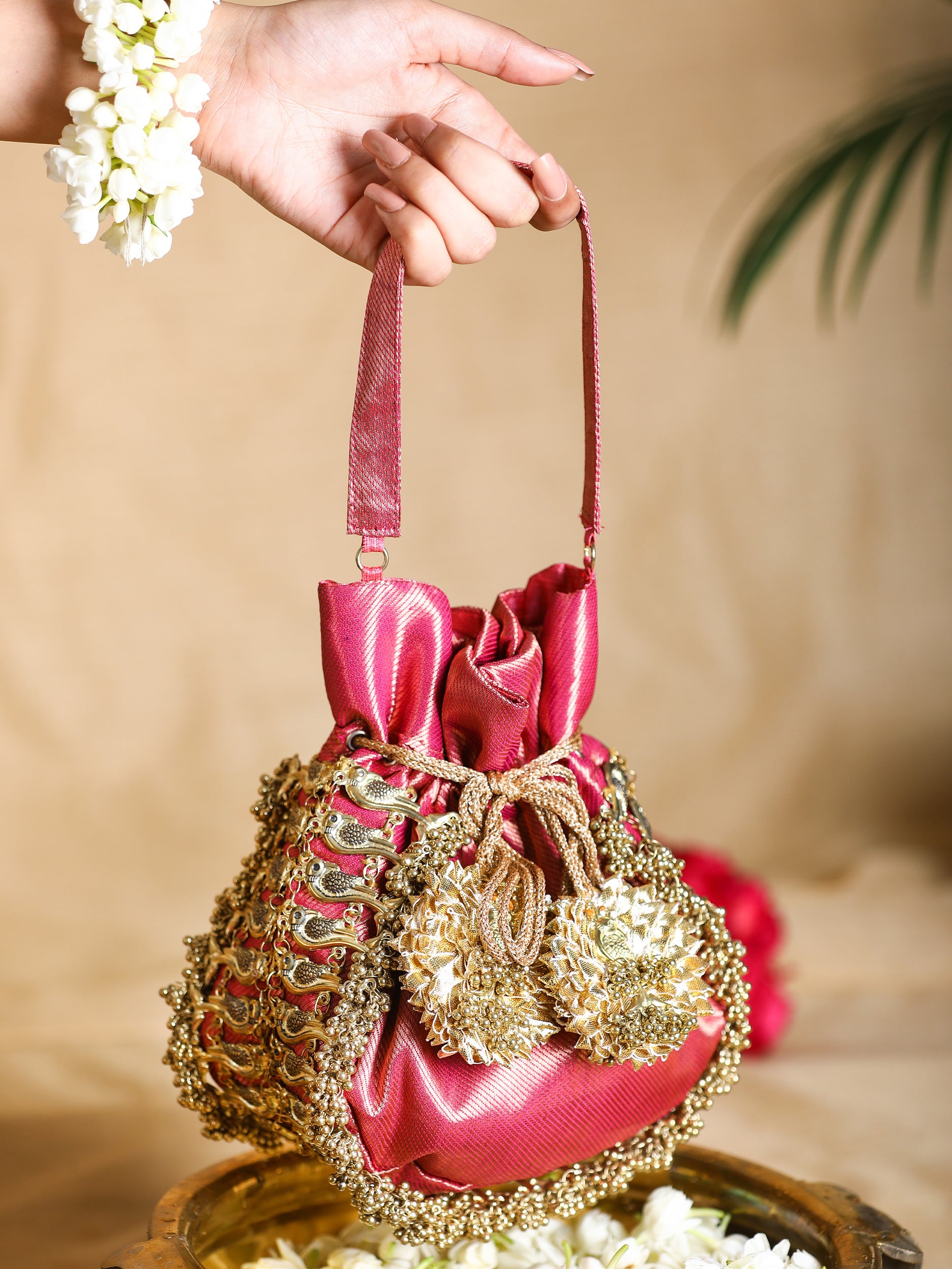 Helen Pink (Potli)