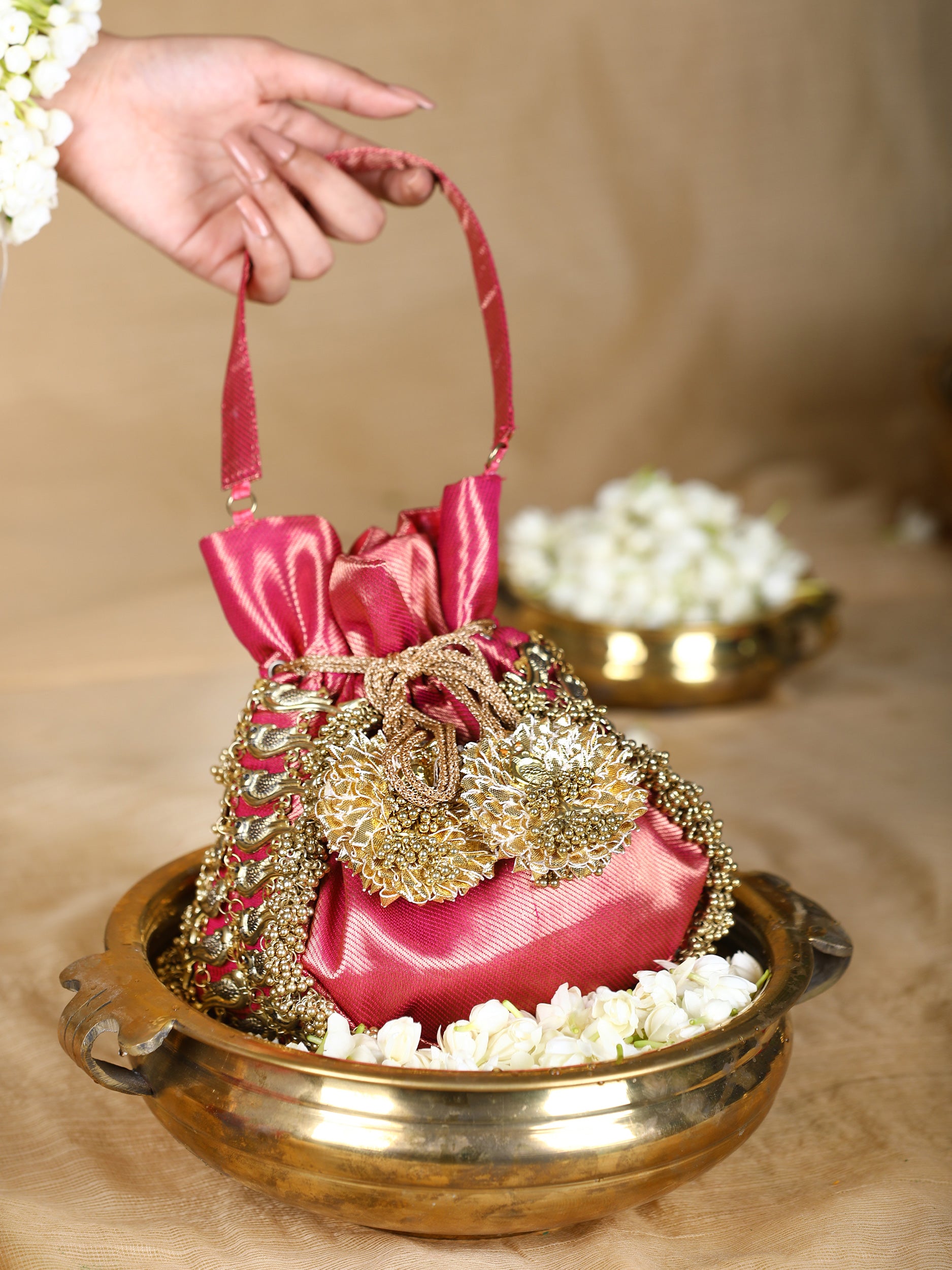Helen Pink (Potli)