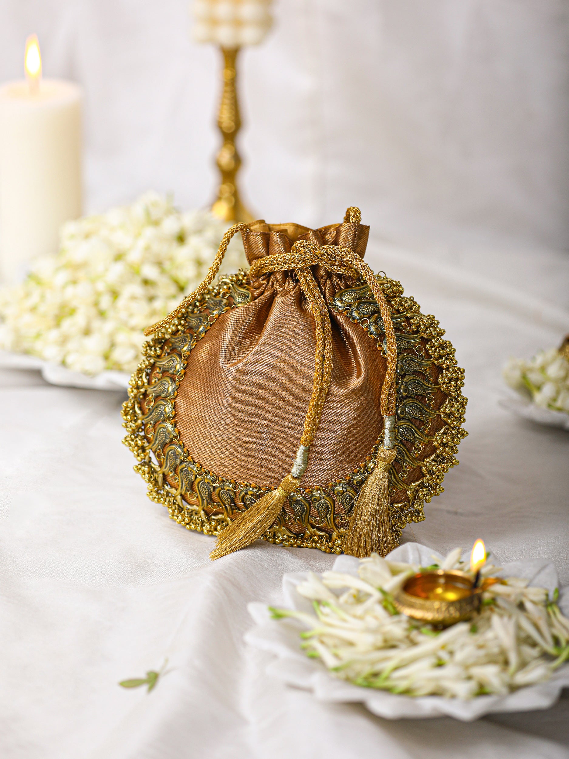 Leander Beige (Potli)