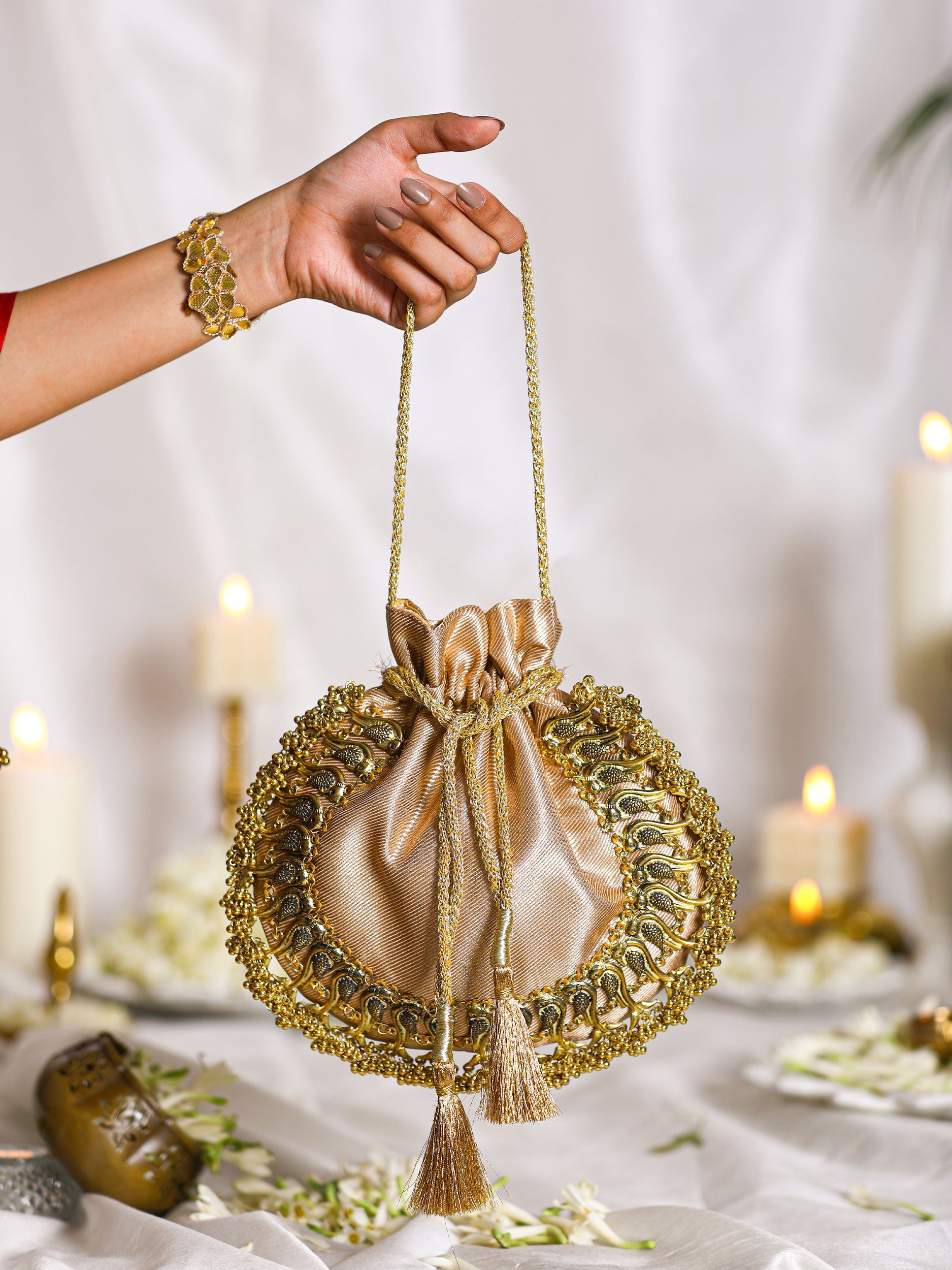 Leander Beige (Potli)