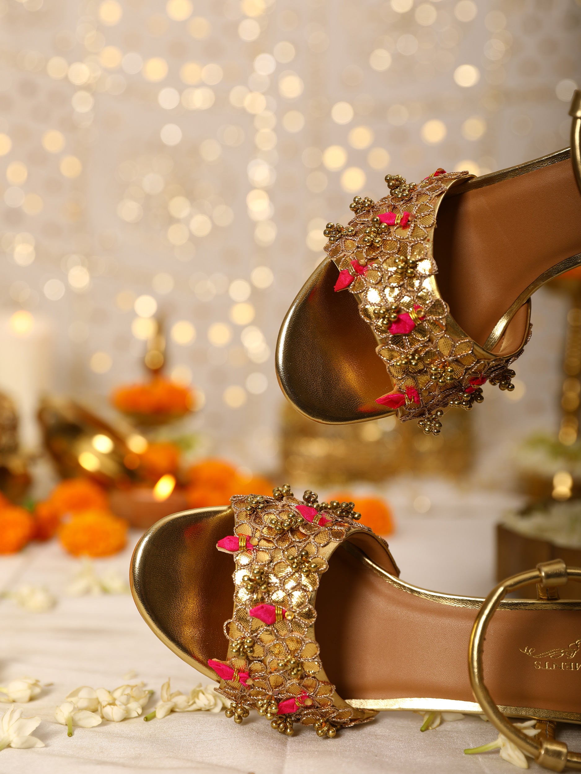 Jasmine (Heel)