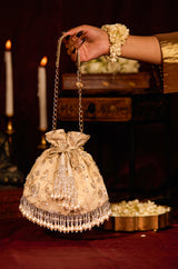 Kiara (Potli)