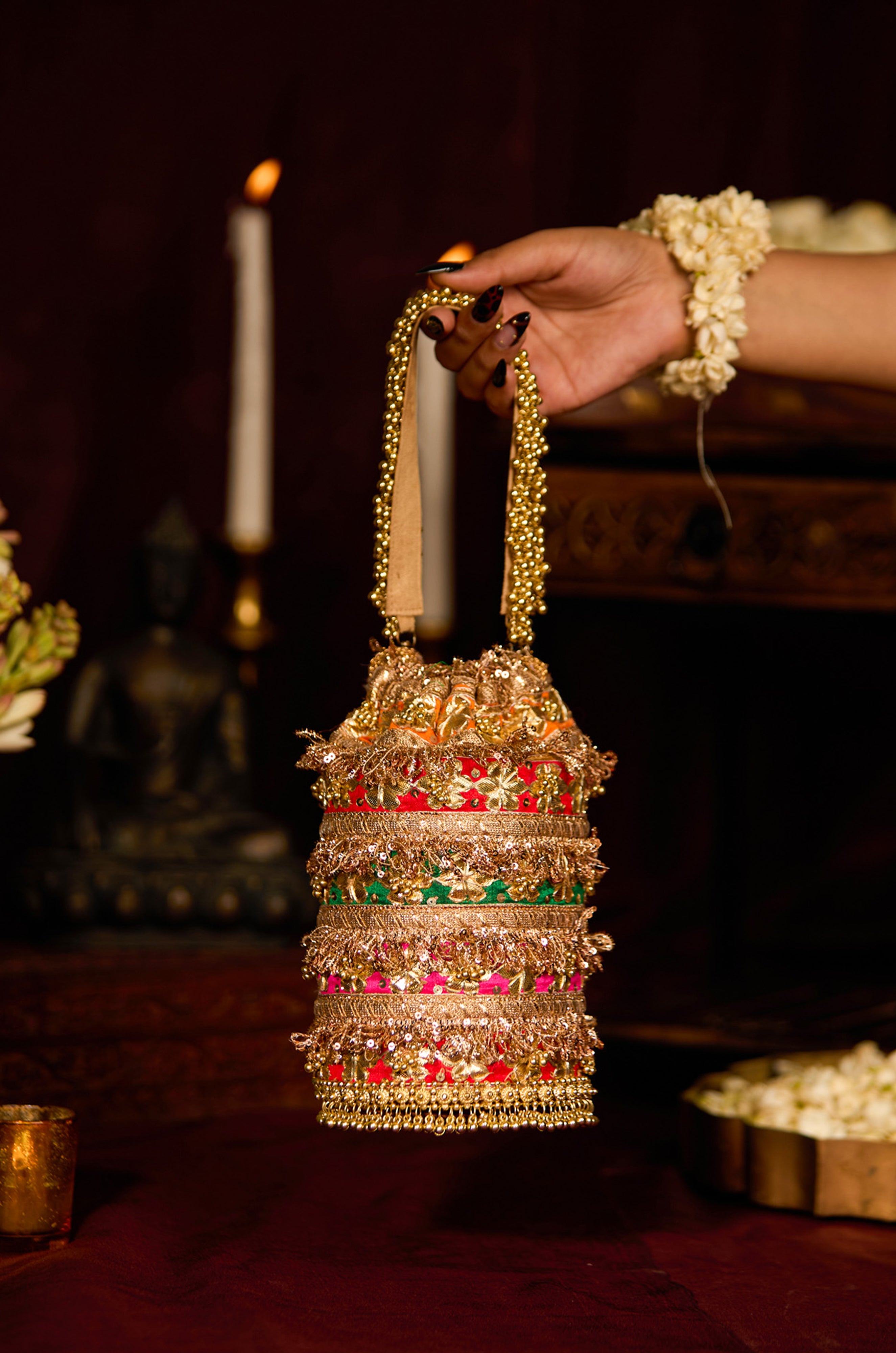 Aira (Potli)