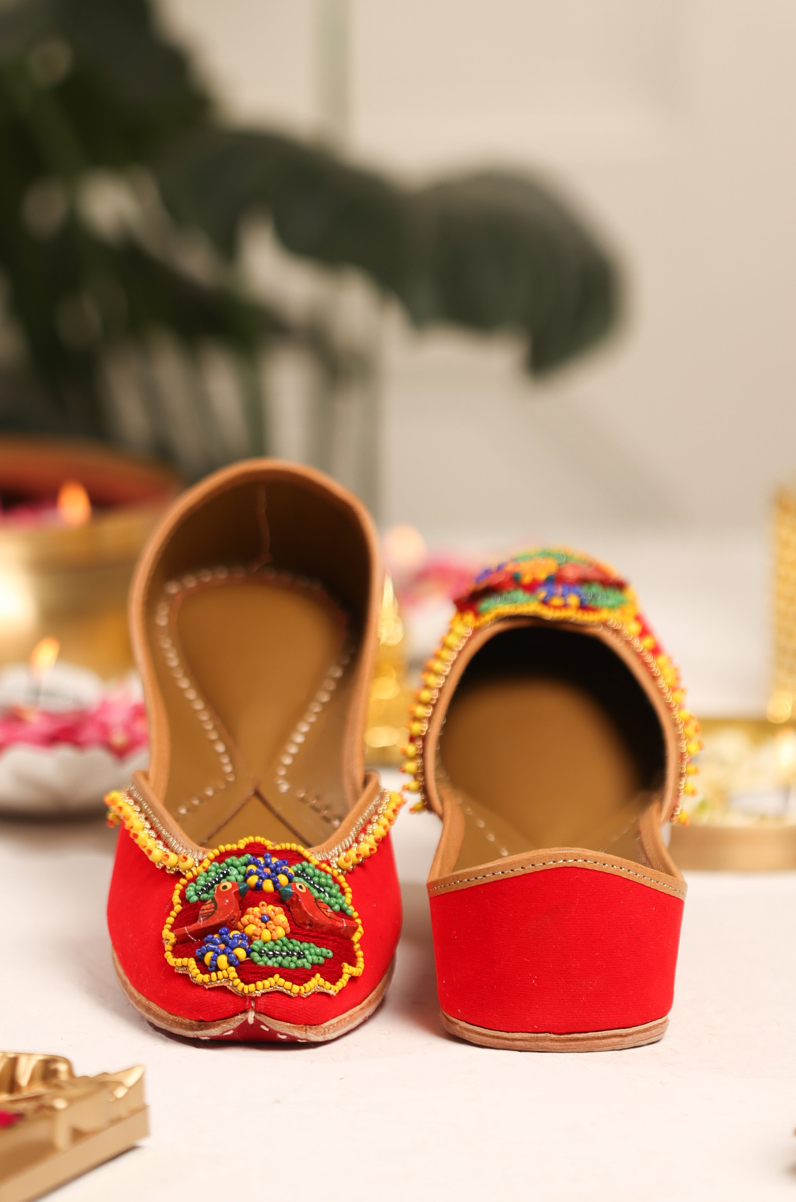 Surkhgul (Jutti)