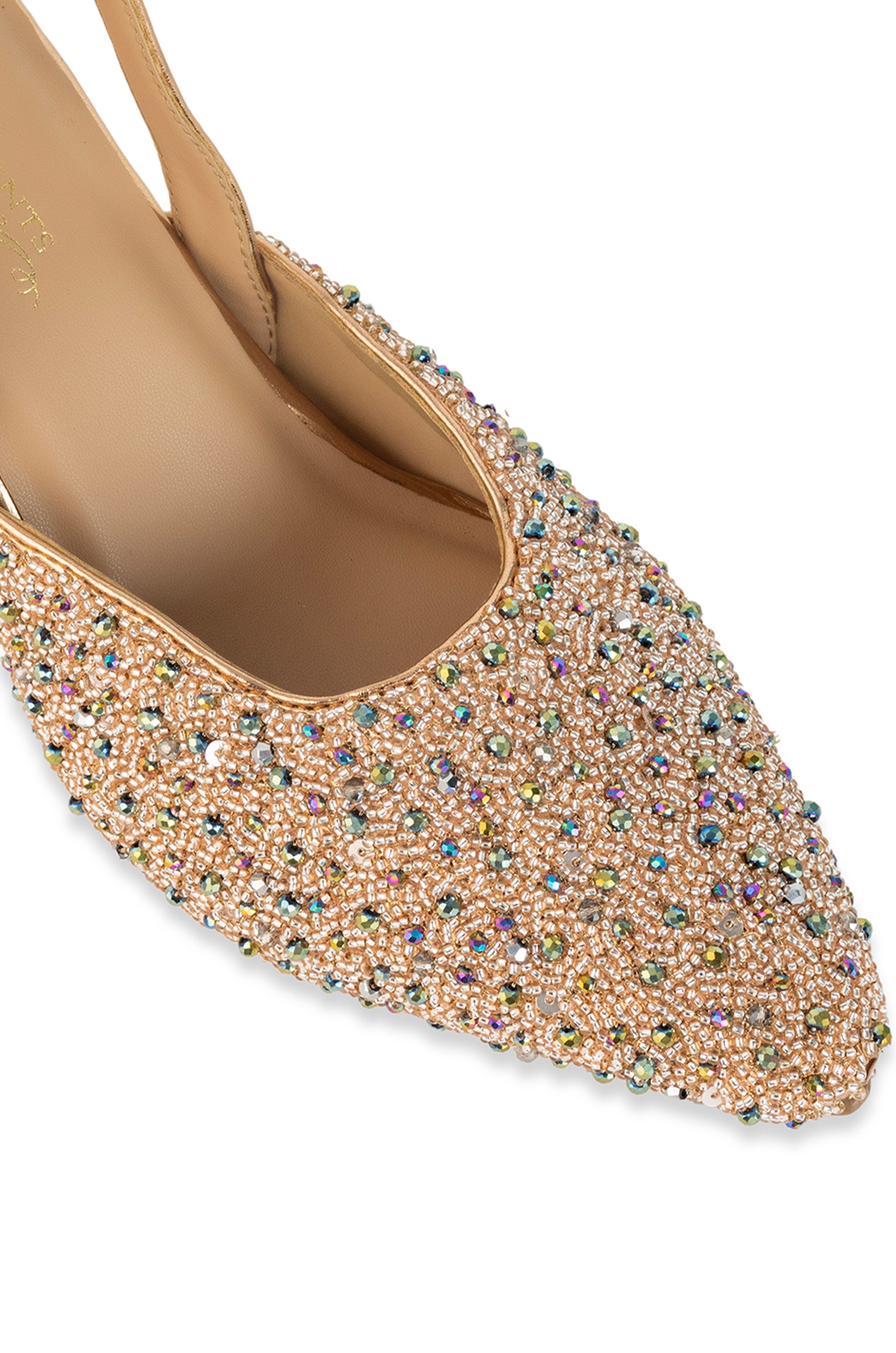 Nainika (Heel)