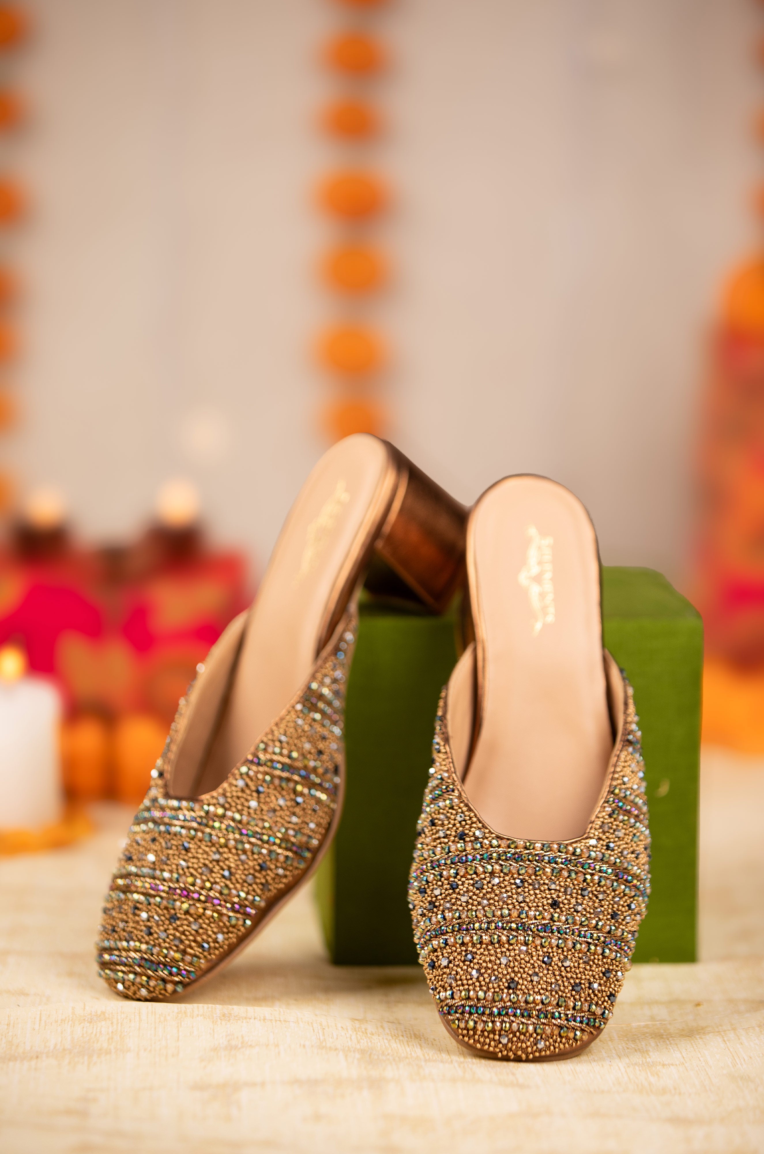 Navisha (Heel)