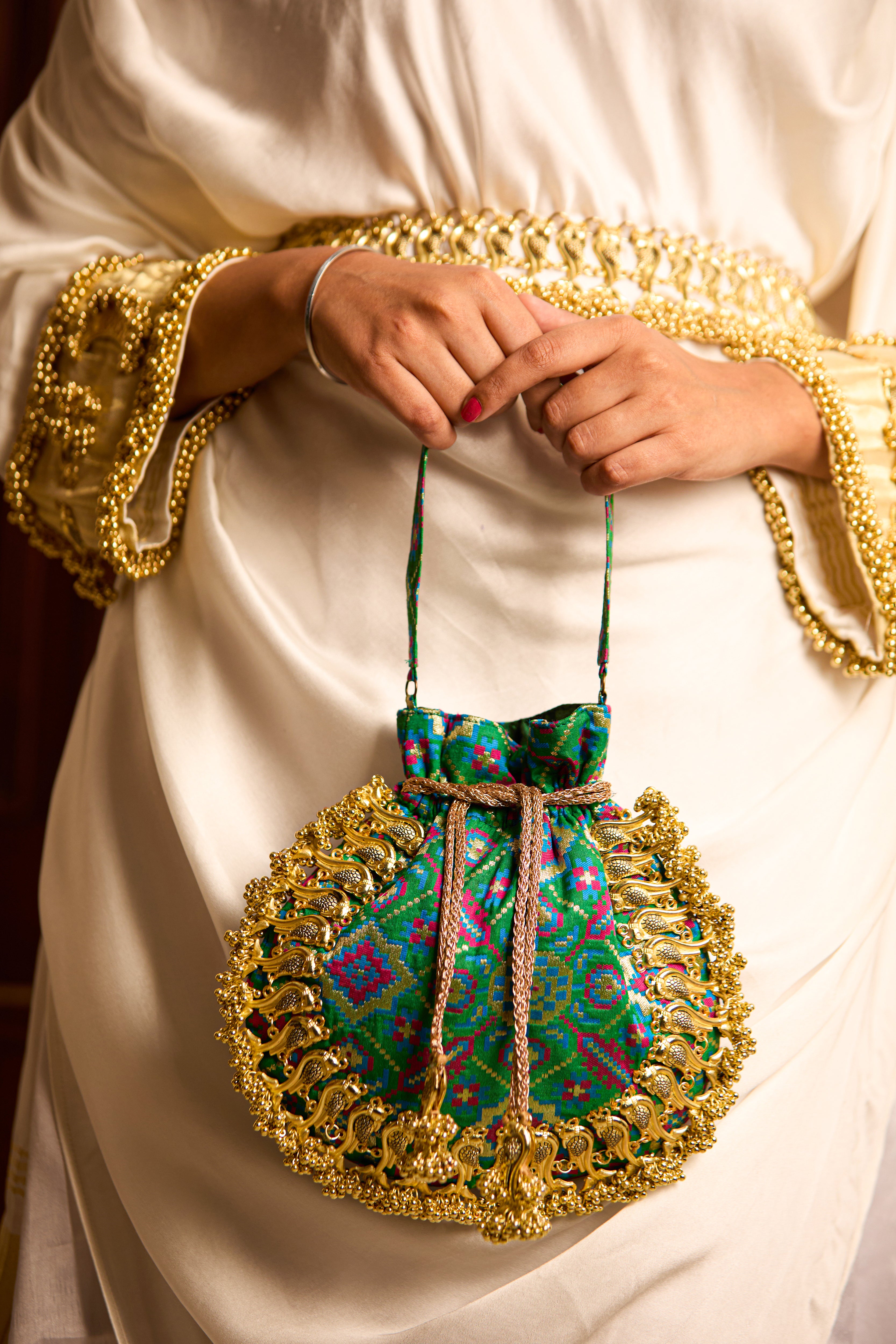 Avika (Potli)