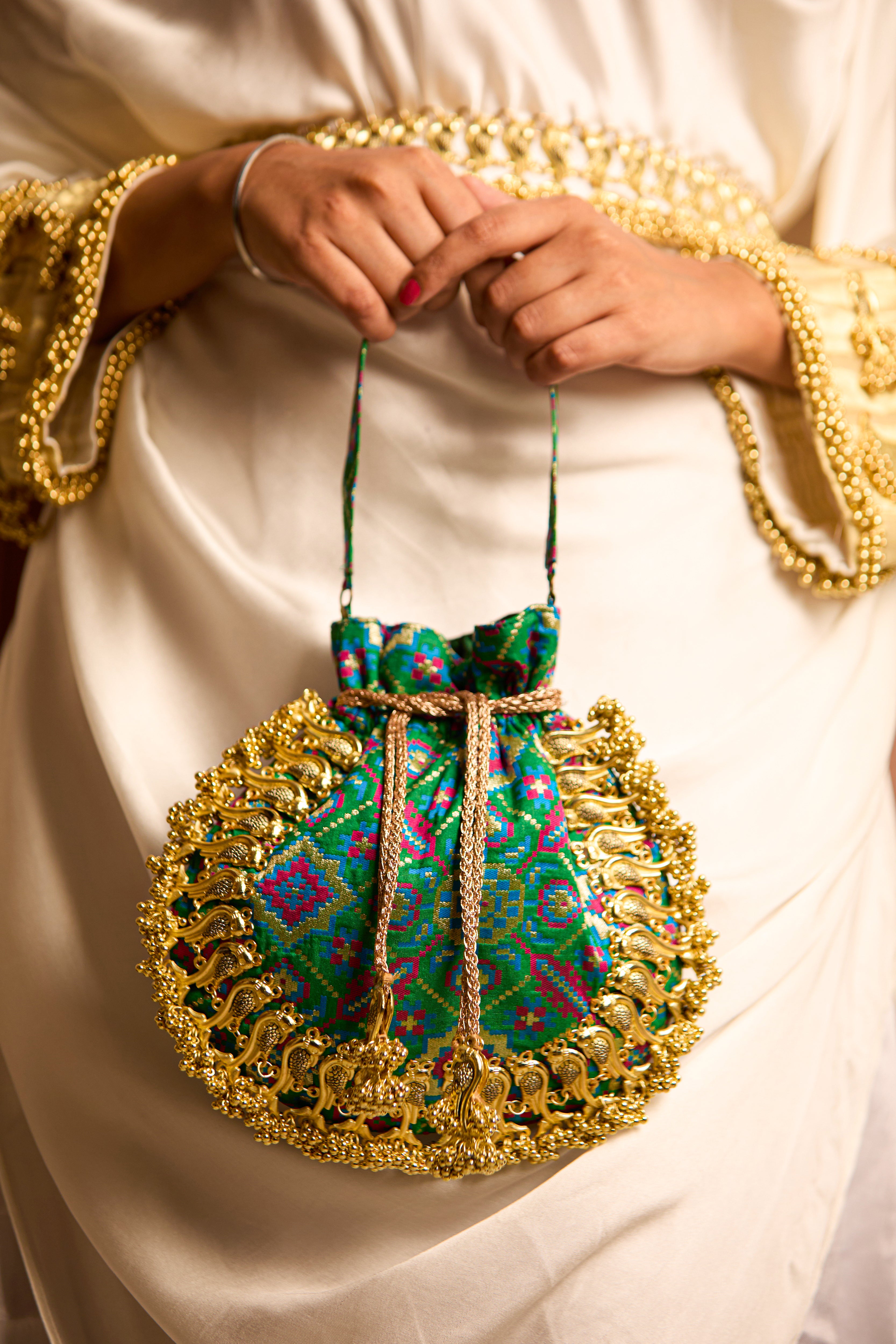 Avika (Potli)