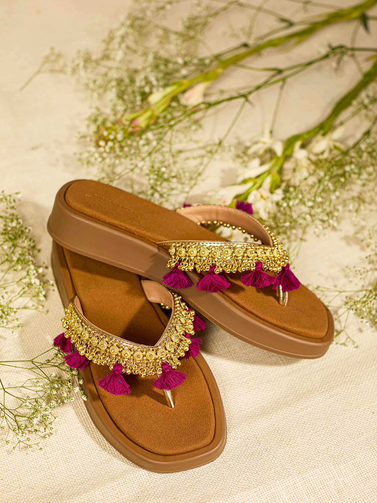 Aavya Maroon (Slider)