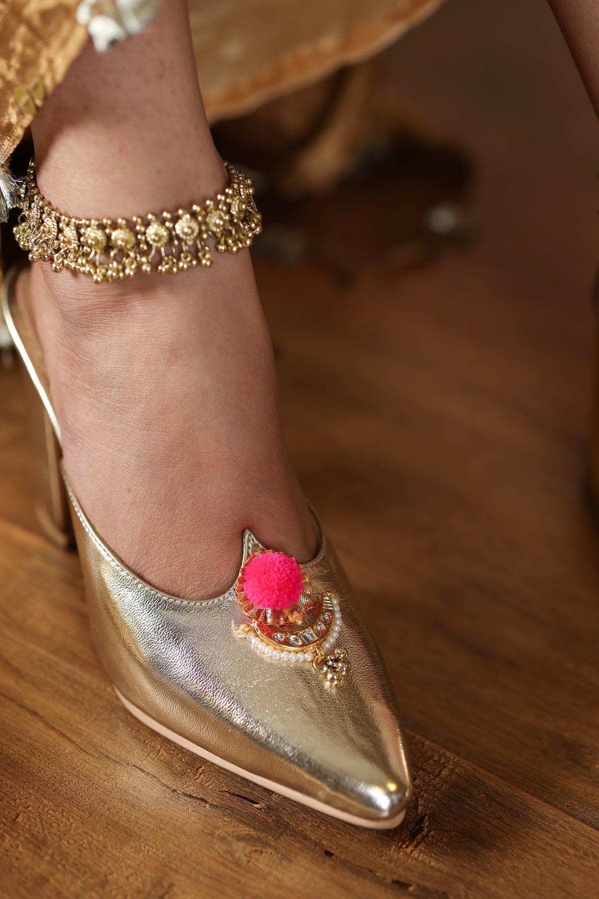 Ishira Gold (Heels) - image 8