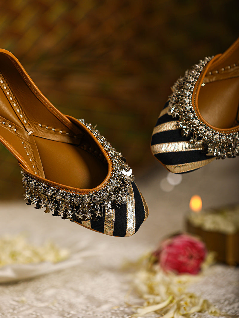 Devaka Black (Jutti)