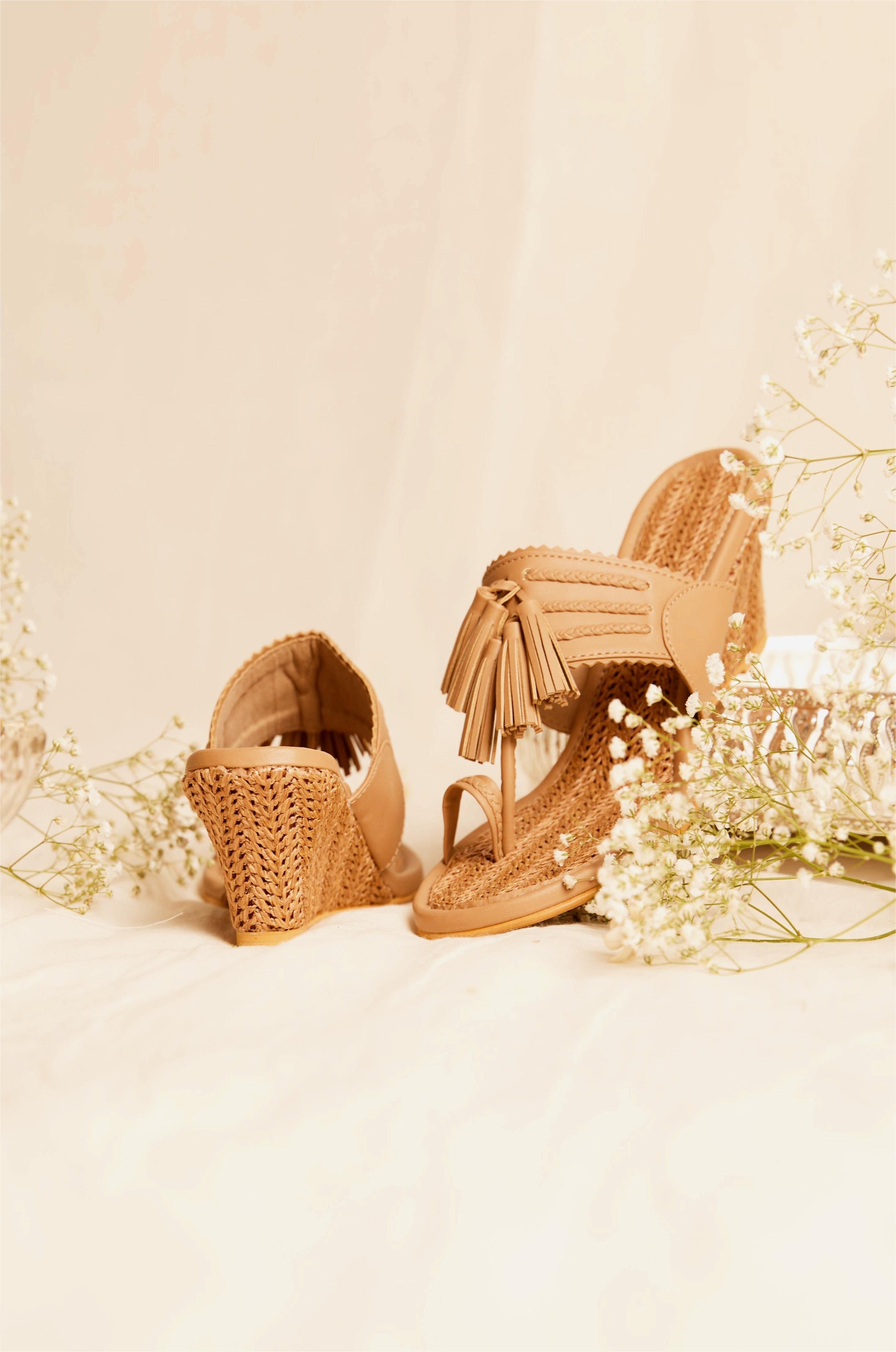 Roya (Wedge)
