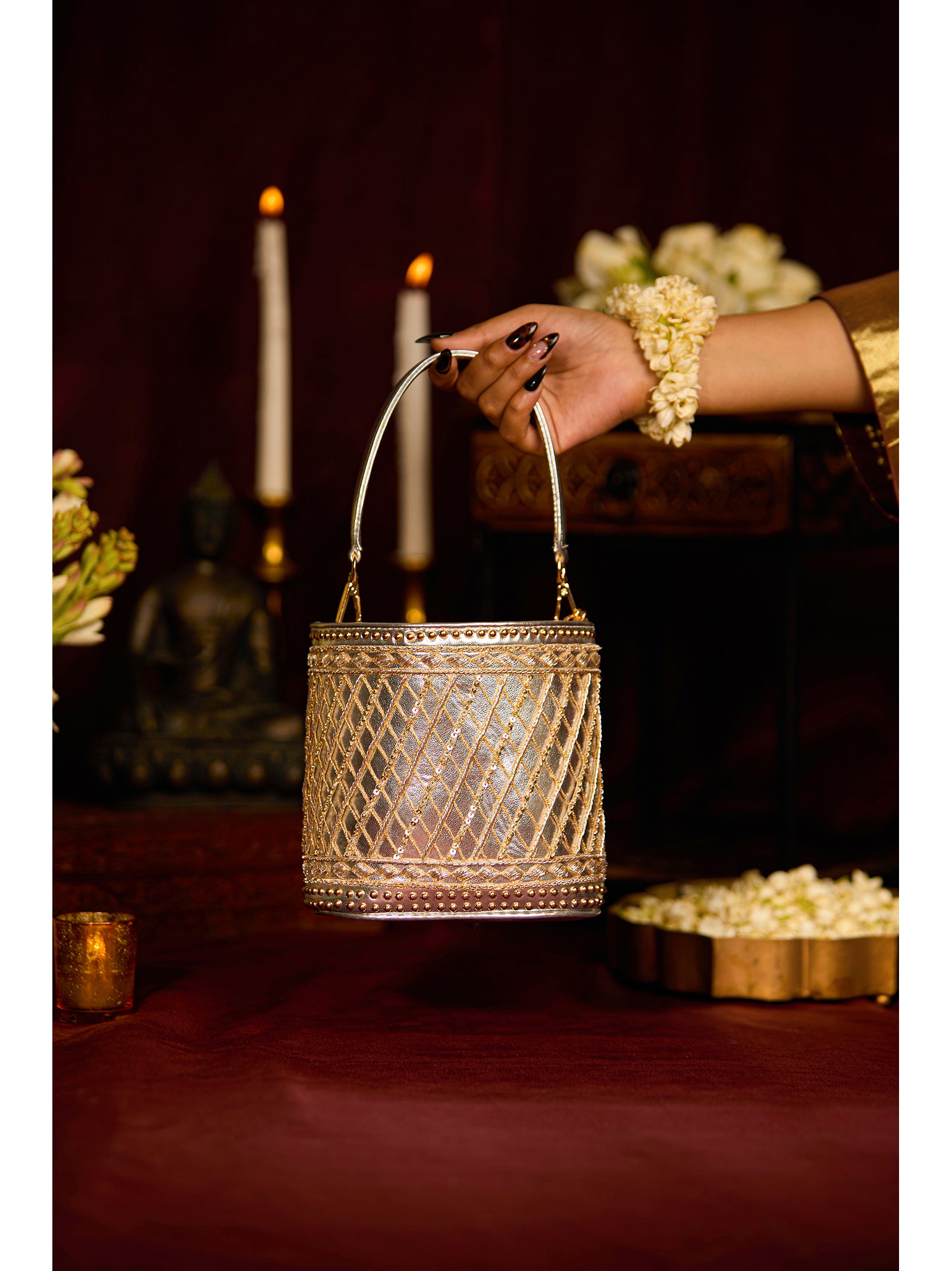 Pakhi (Potli)