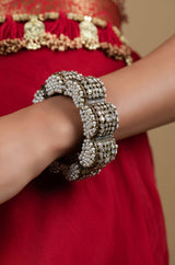 Riyana Kundan Pearl Kada