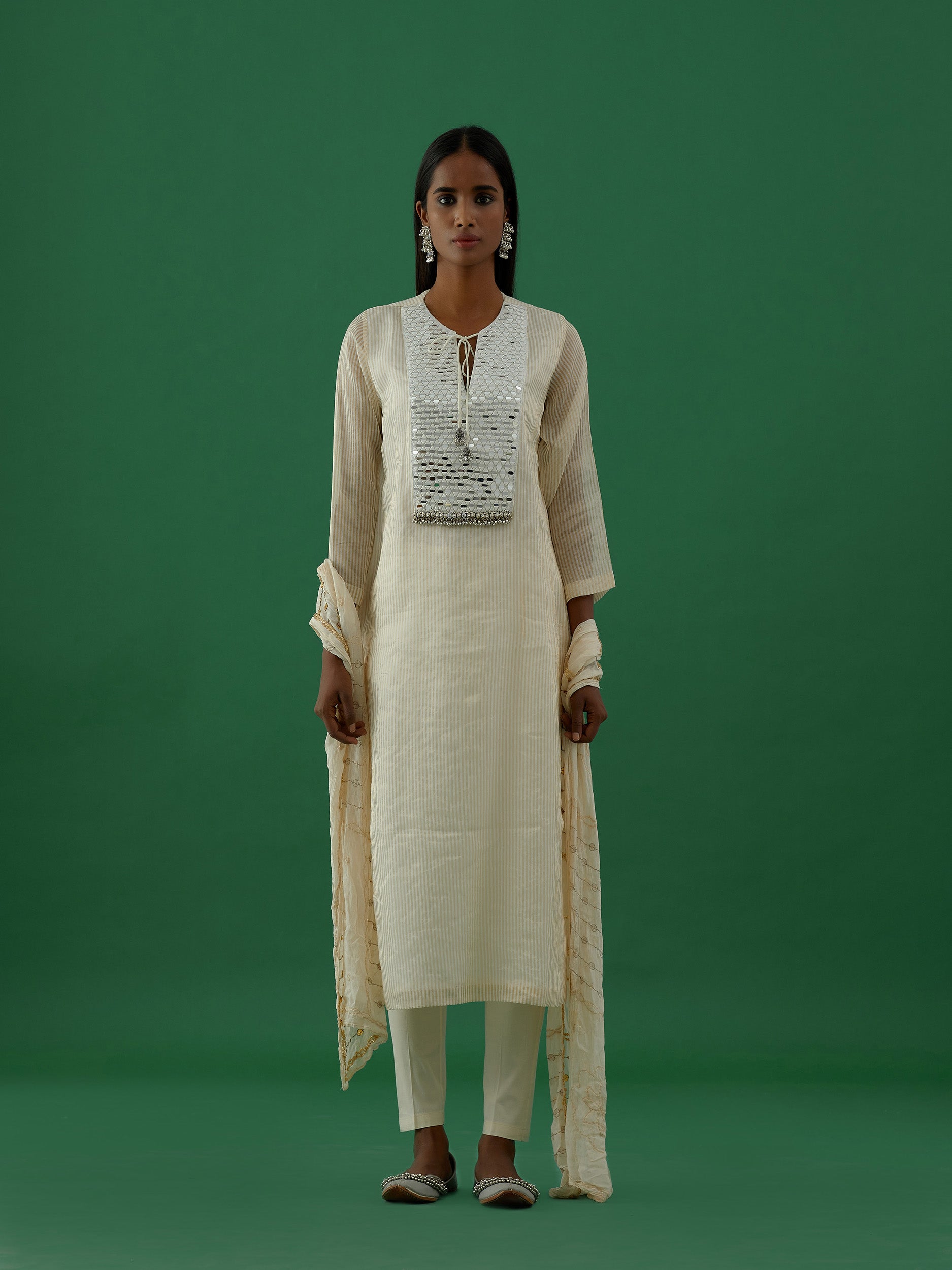 Kiara - Off White kurta Set - 5elements