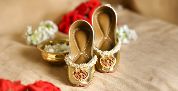 How to Style Your Wedding Outfit with Designer Bridal Juttis