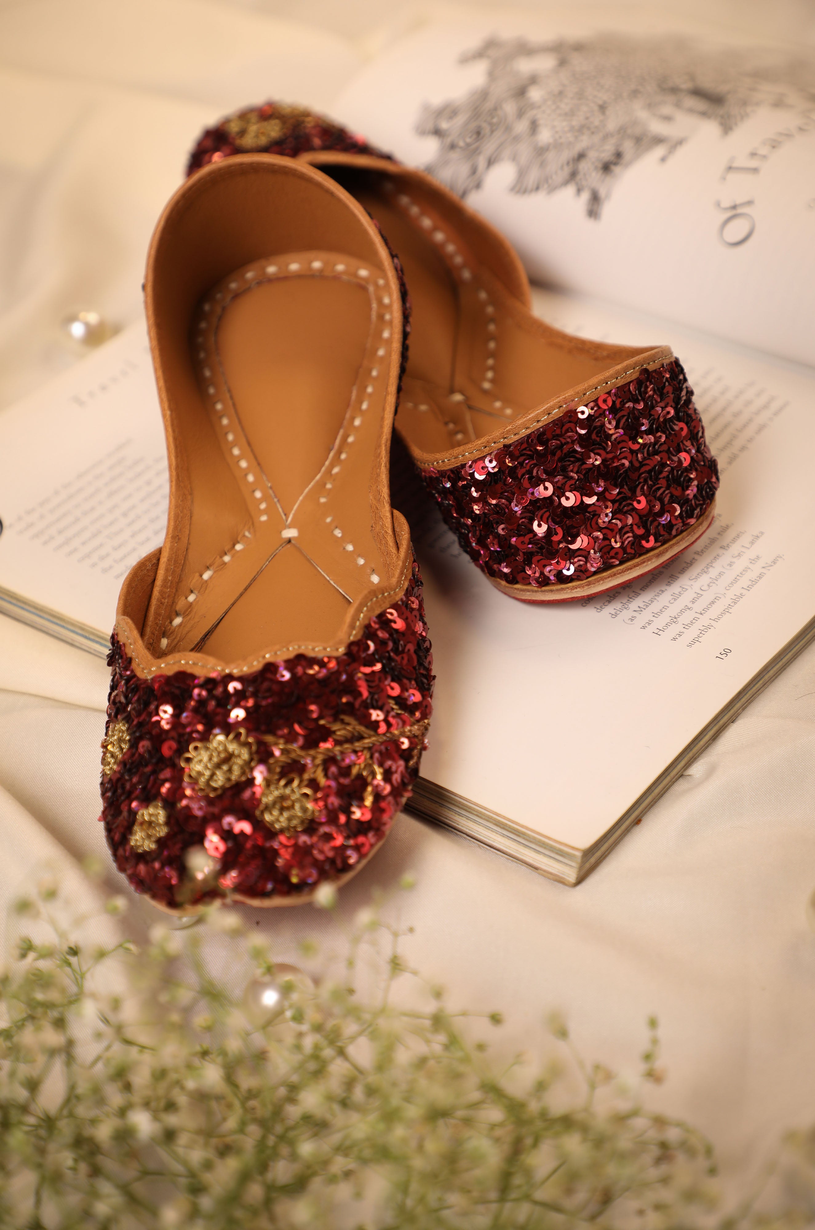 Shaivi Maroon Jutti