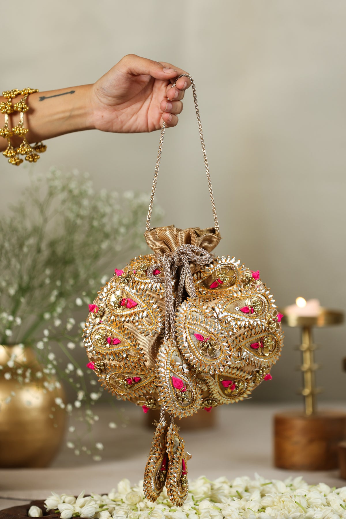 Aabheri Potli image 1