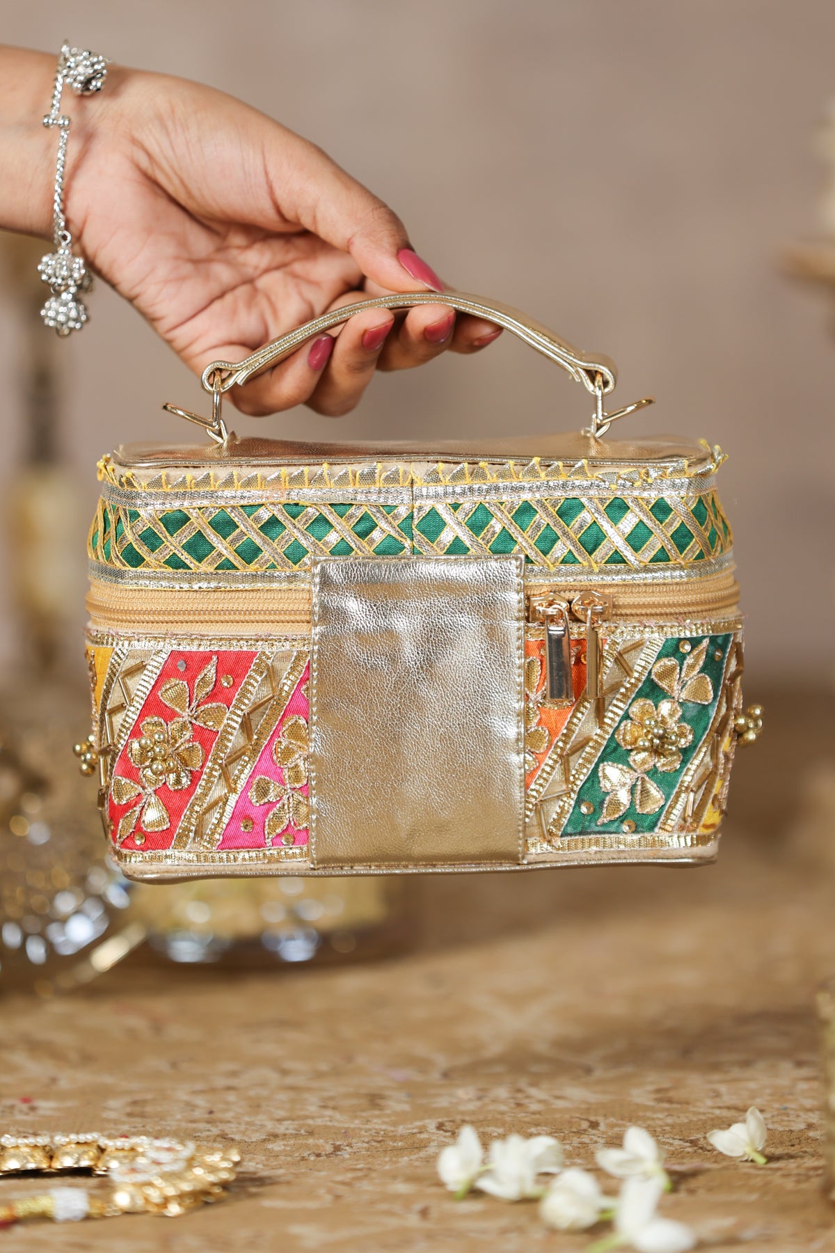 Ehana Handbag image 3