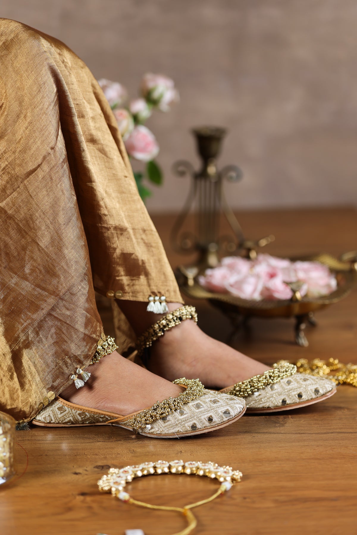 Varenya Jutti image 3