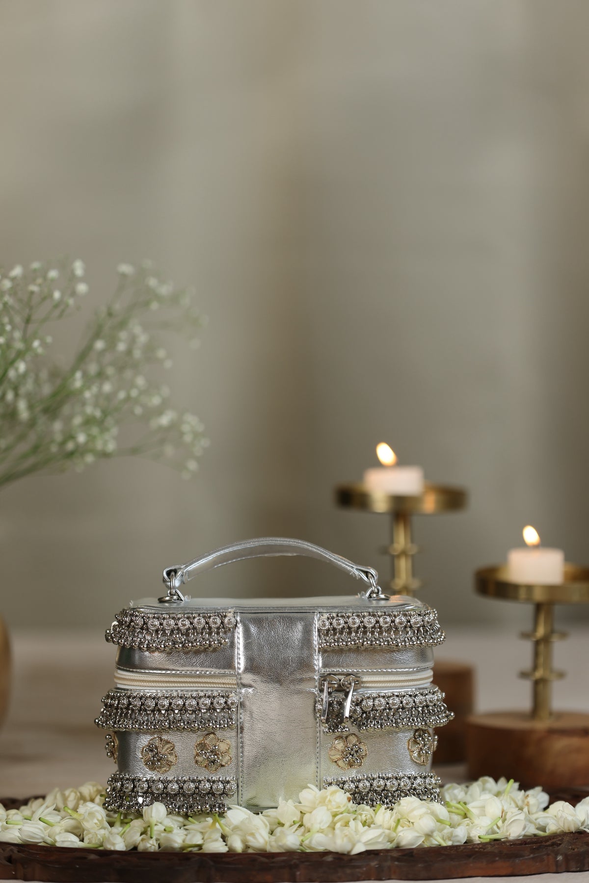 Nivara Silver Clutch image 5