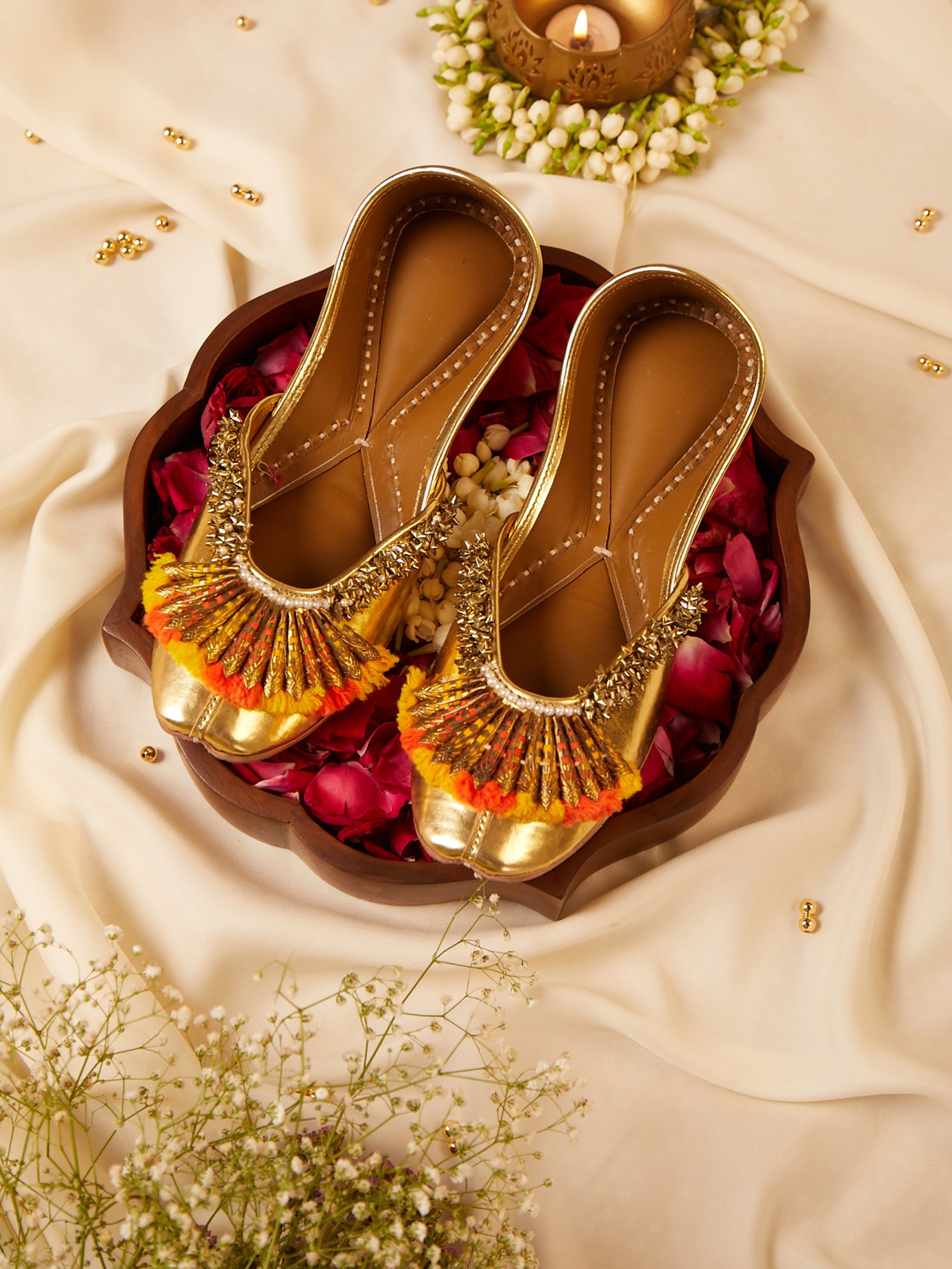 Helen Gold Jutti & Vanya Potli