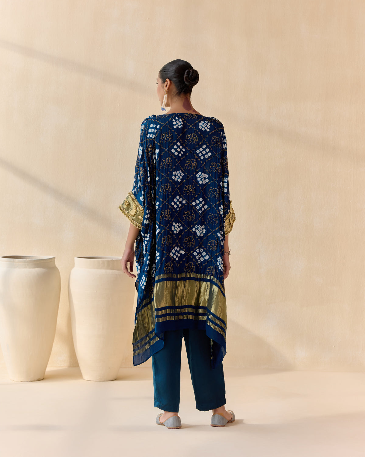 neelanjali kaftan set - detail view 1