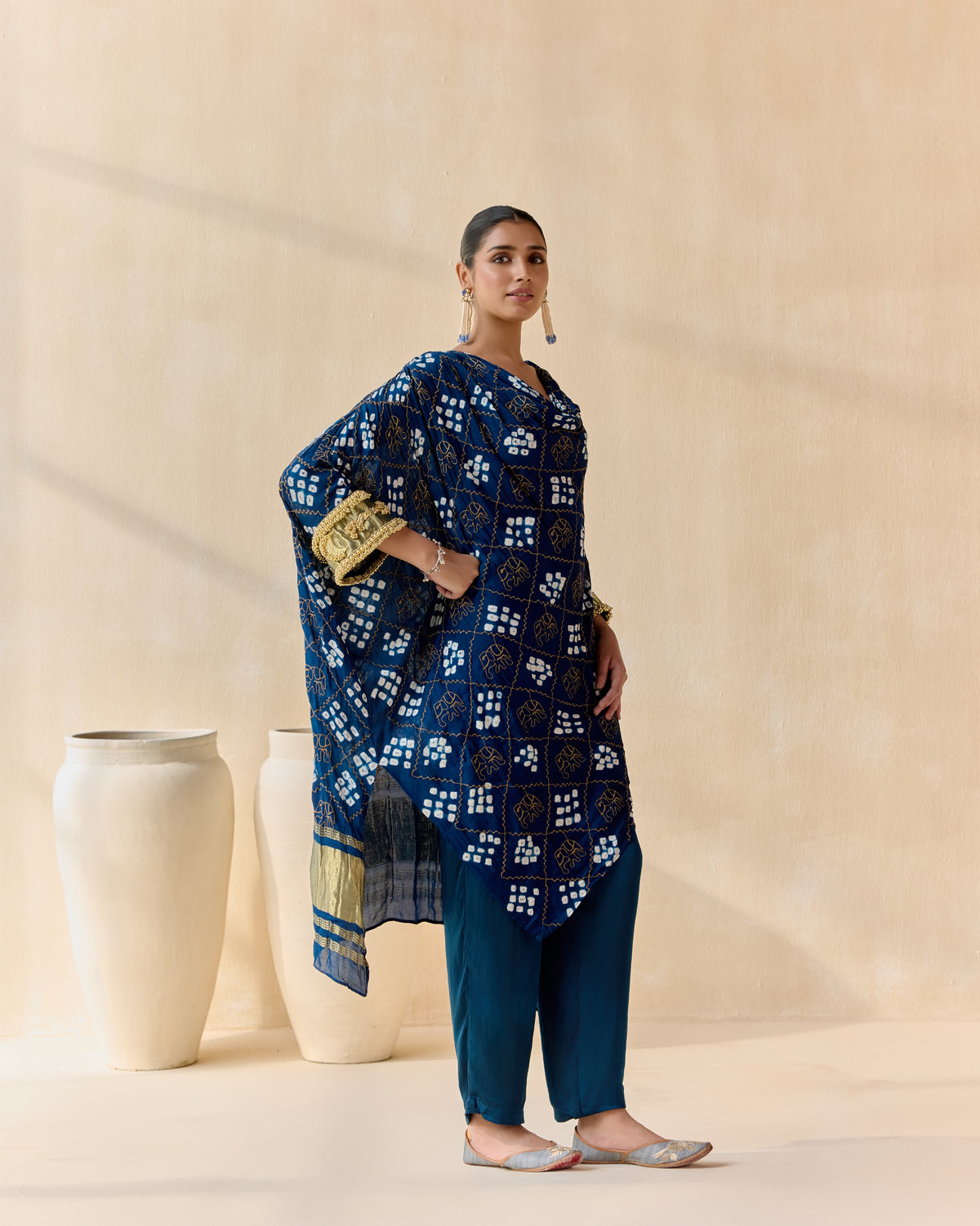 neelanjali kaftan set - detail view 2