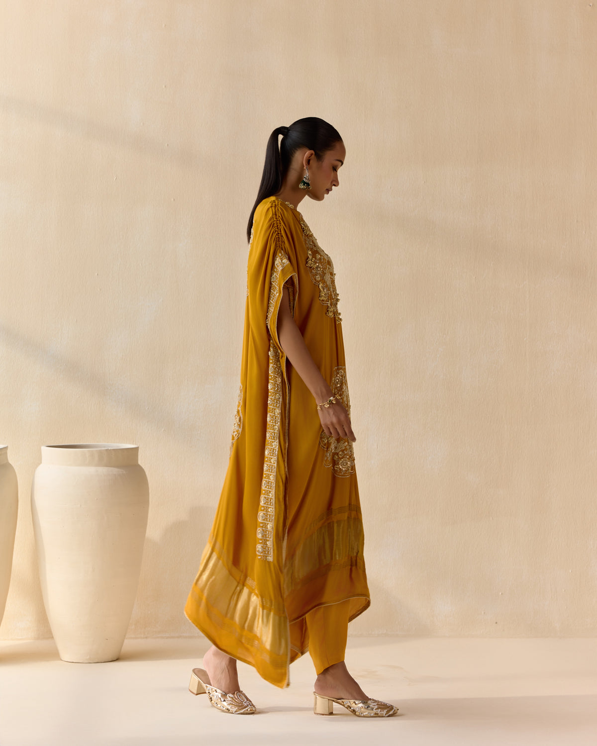 kanakprabha kaftan set - detail view 2