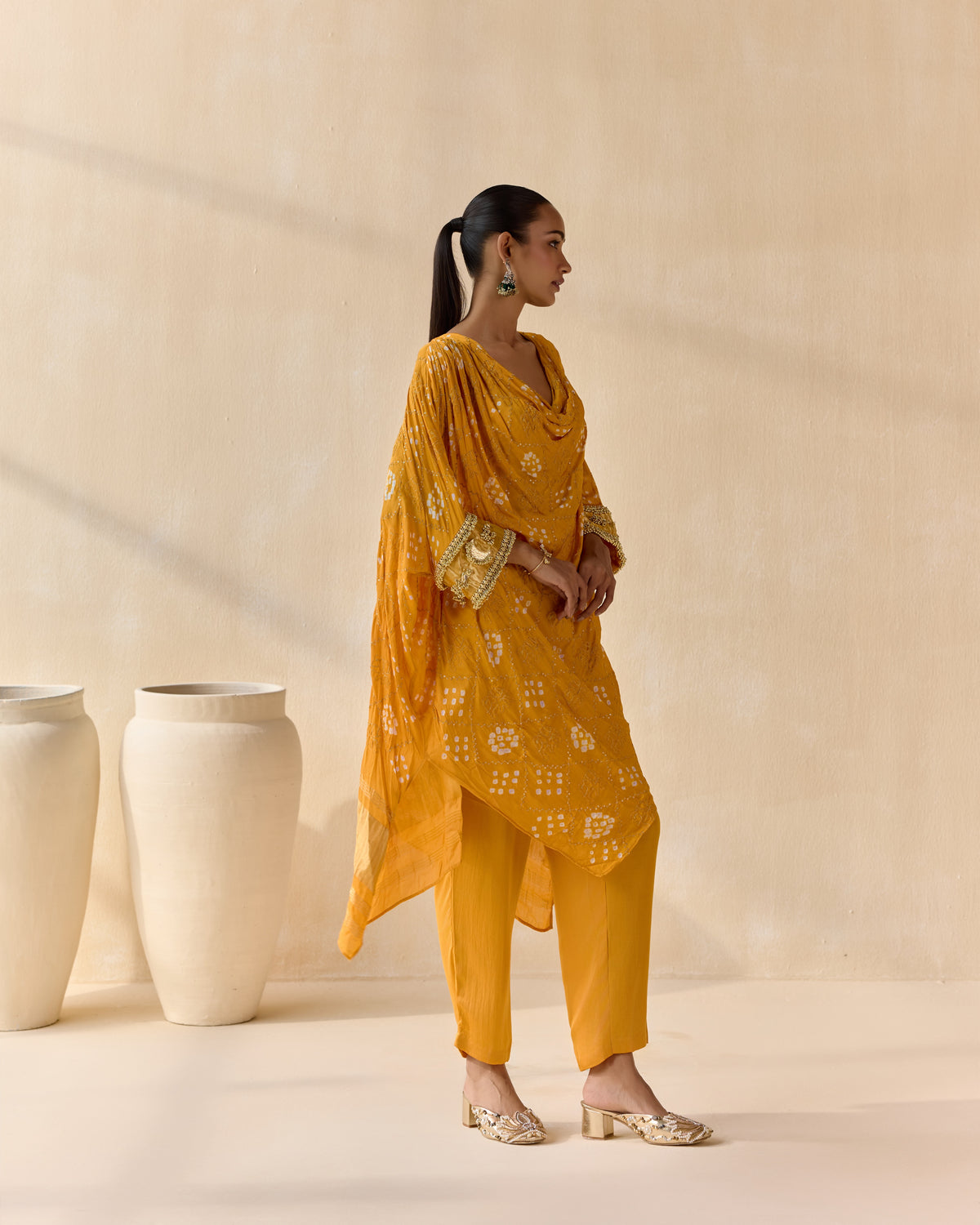 ambarika kaftan set - side view