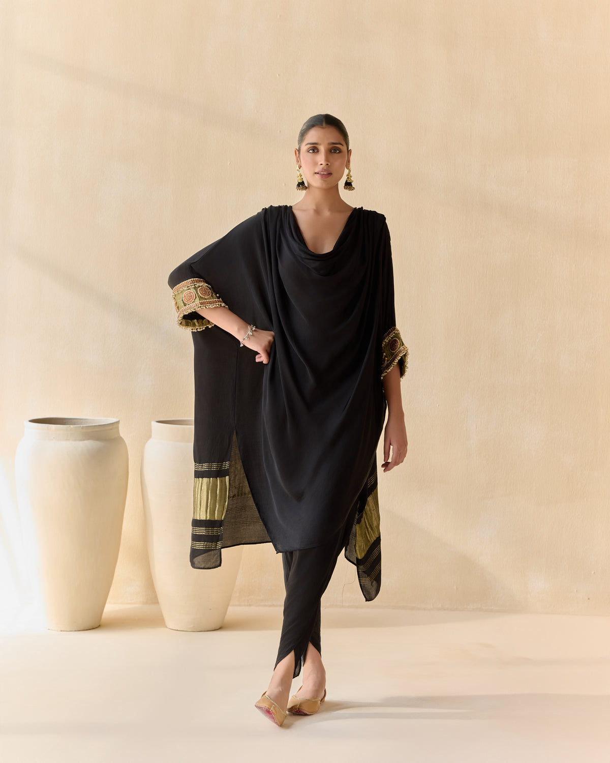 siyahra kaftan set - detail view 2