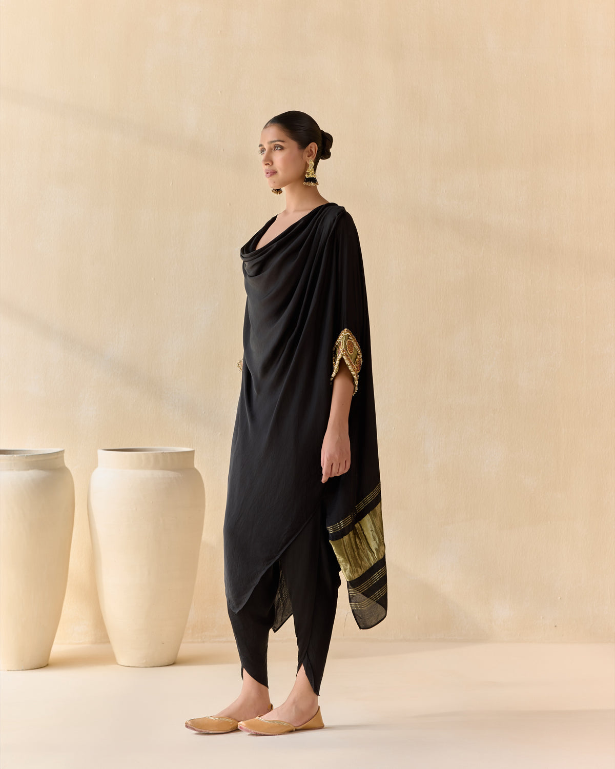 siyahra kaftan set - side view