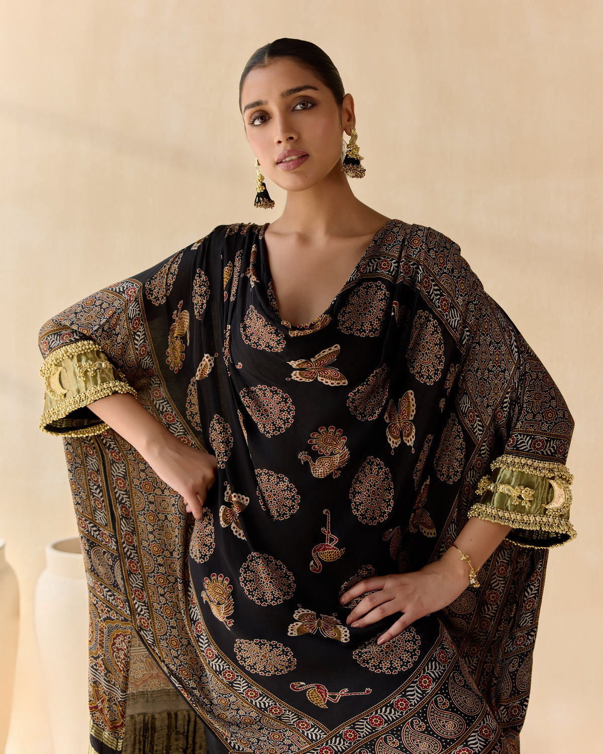 kashmira kaftan set - detail view 4