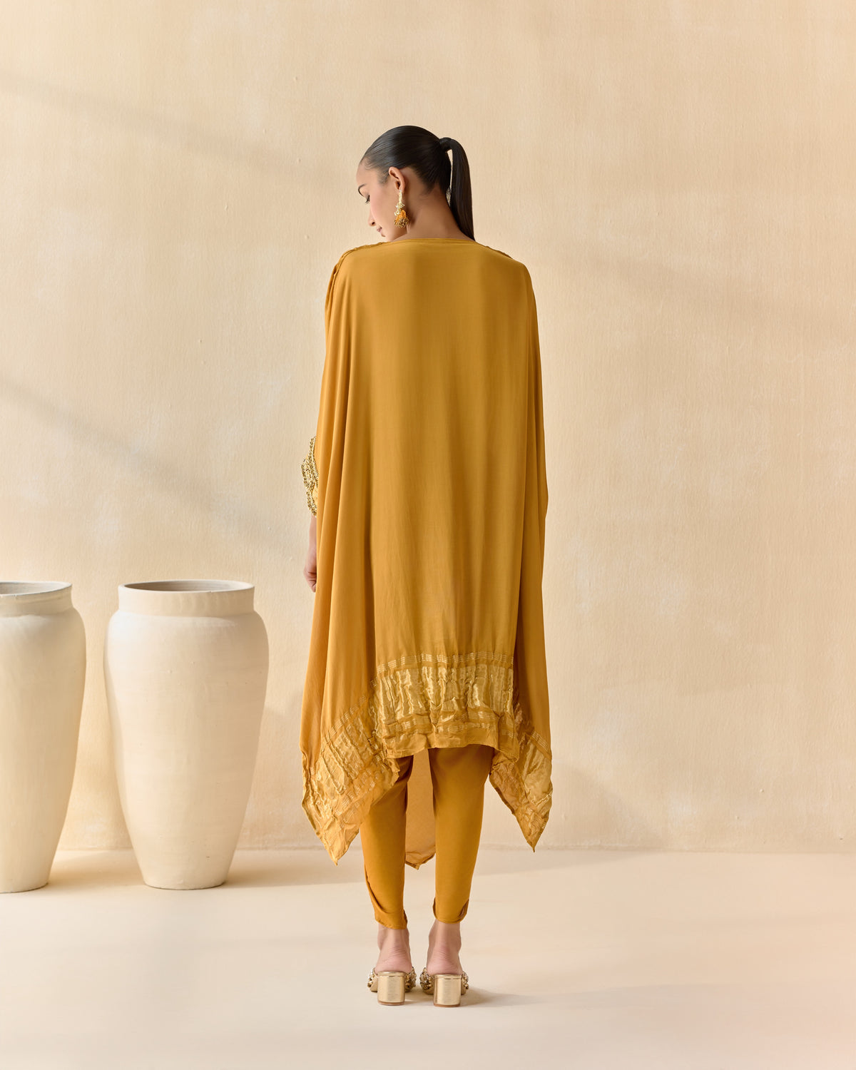 kanaklata kaftan set - detail view 1