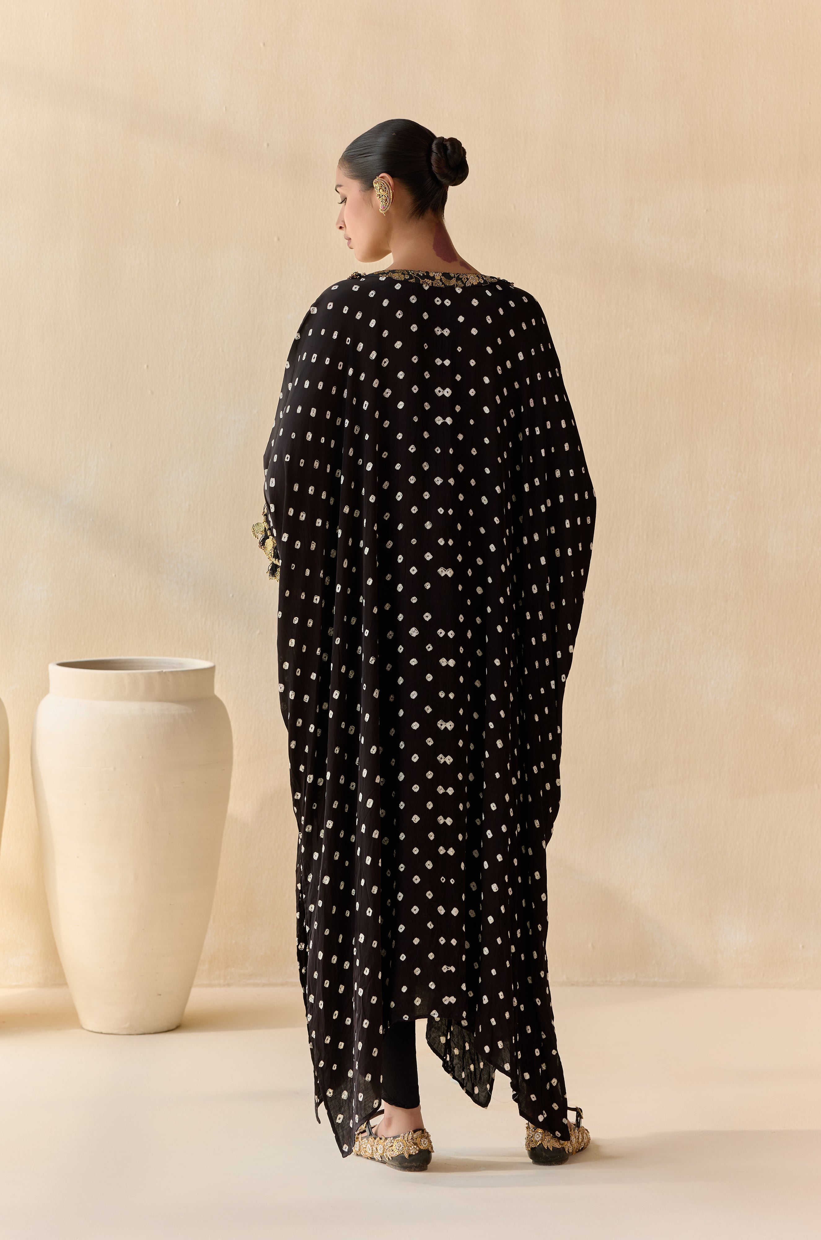 Daksha - Black (Kaftan)