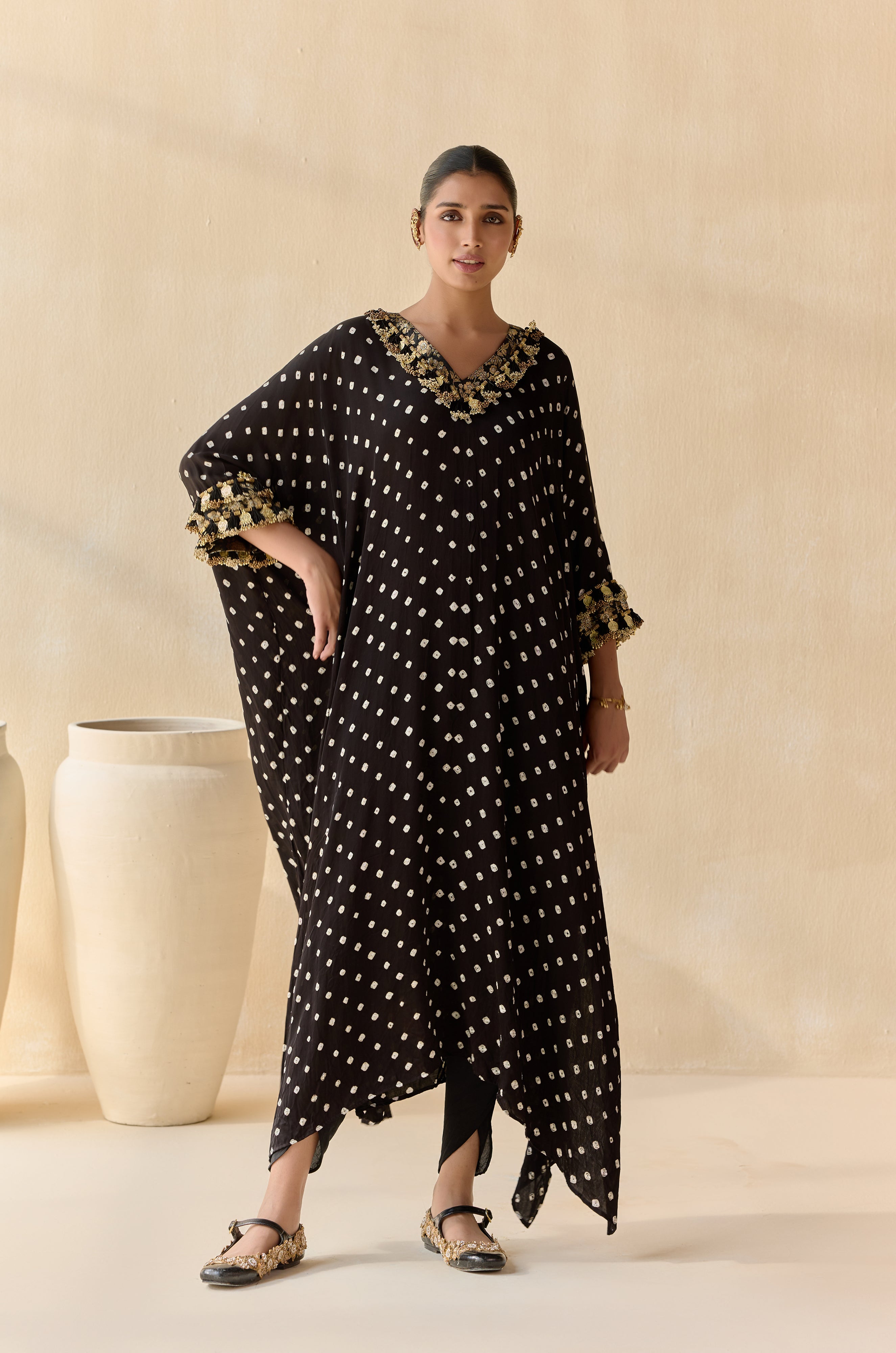 Daksha - Black (Kaftan)