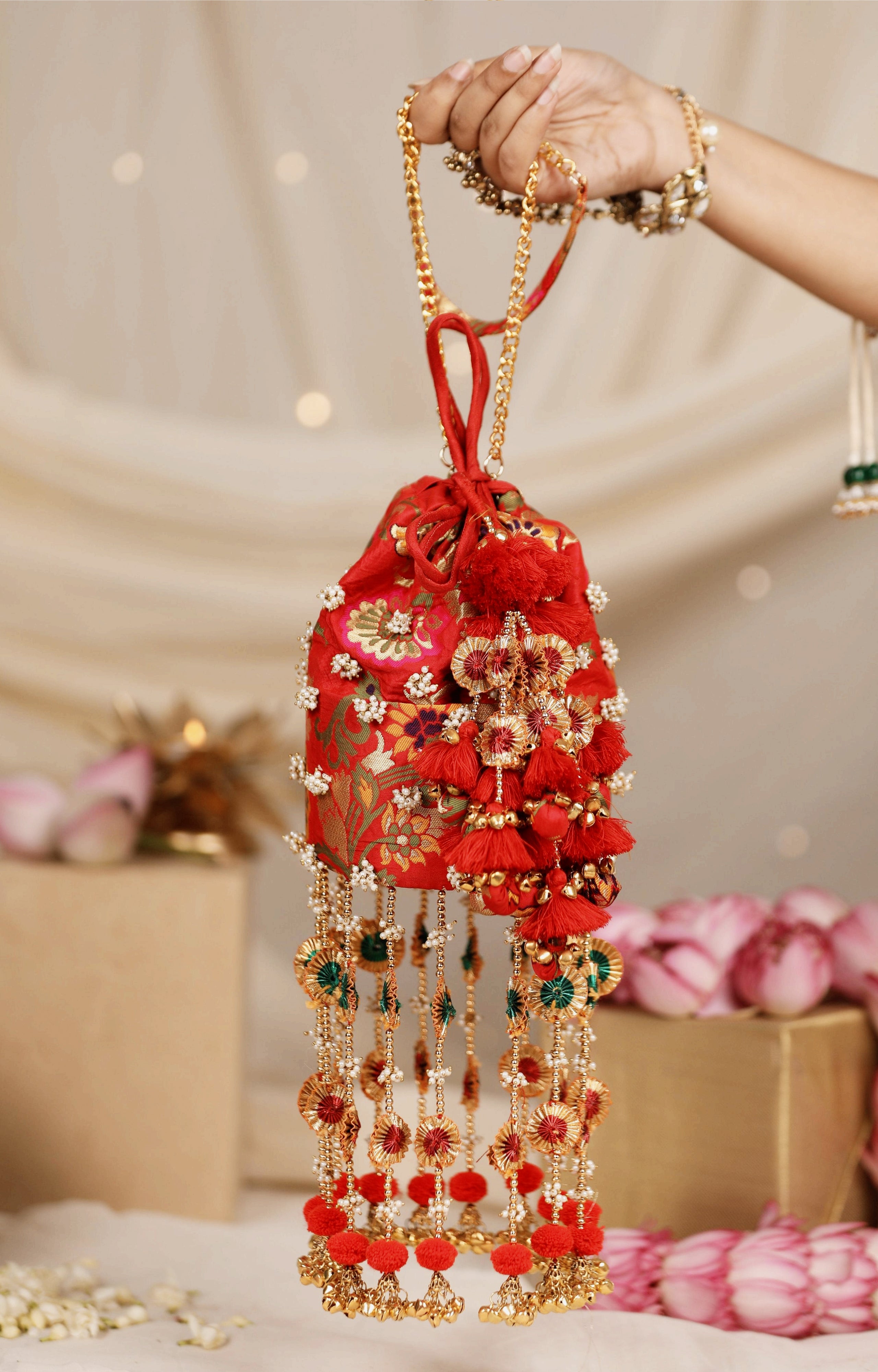 Amisha Red (Potli)